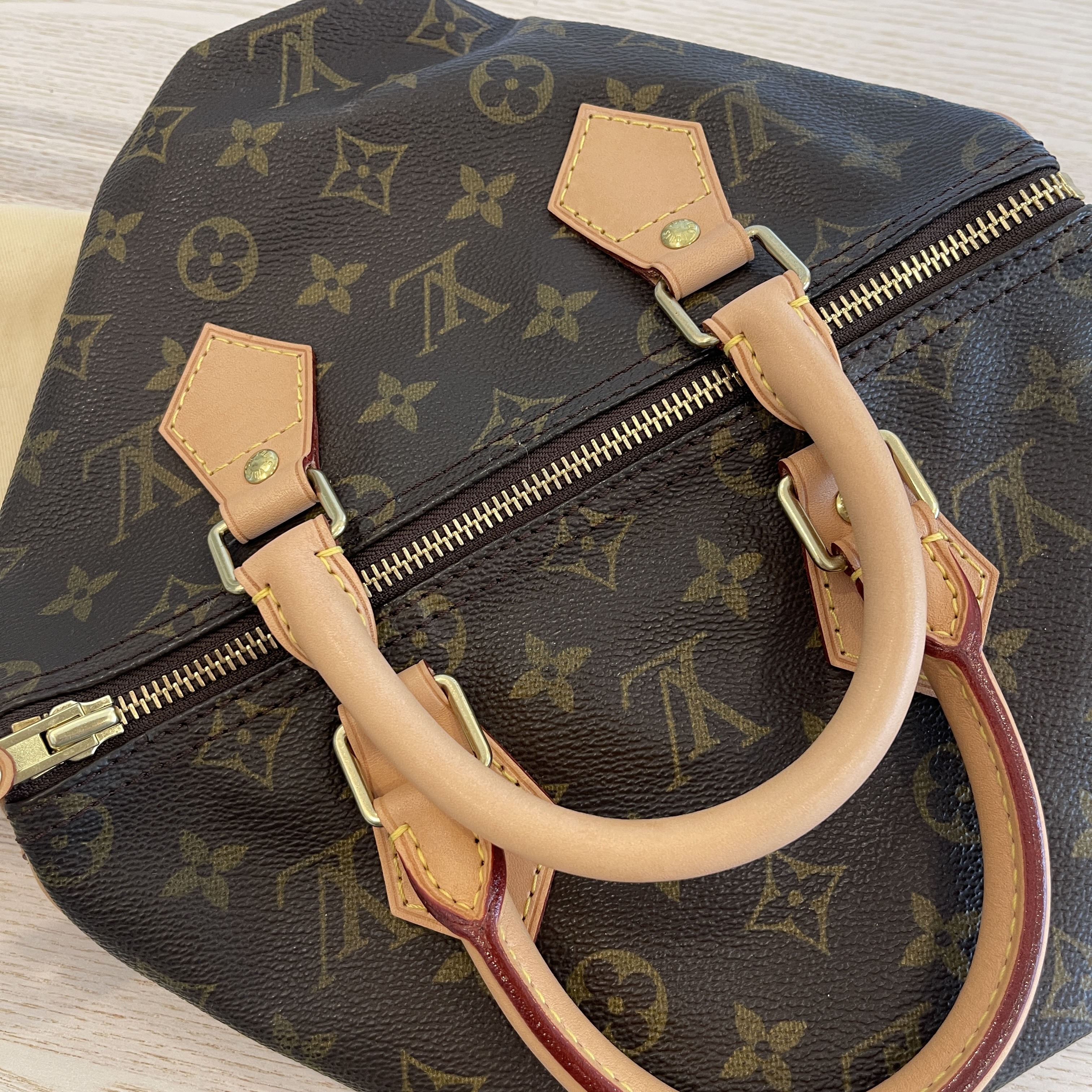 Preloved Louis Vuitton Speedy 25 Monogram Bag SP0978 060623 – KimmieBBags  LLC