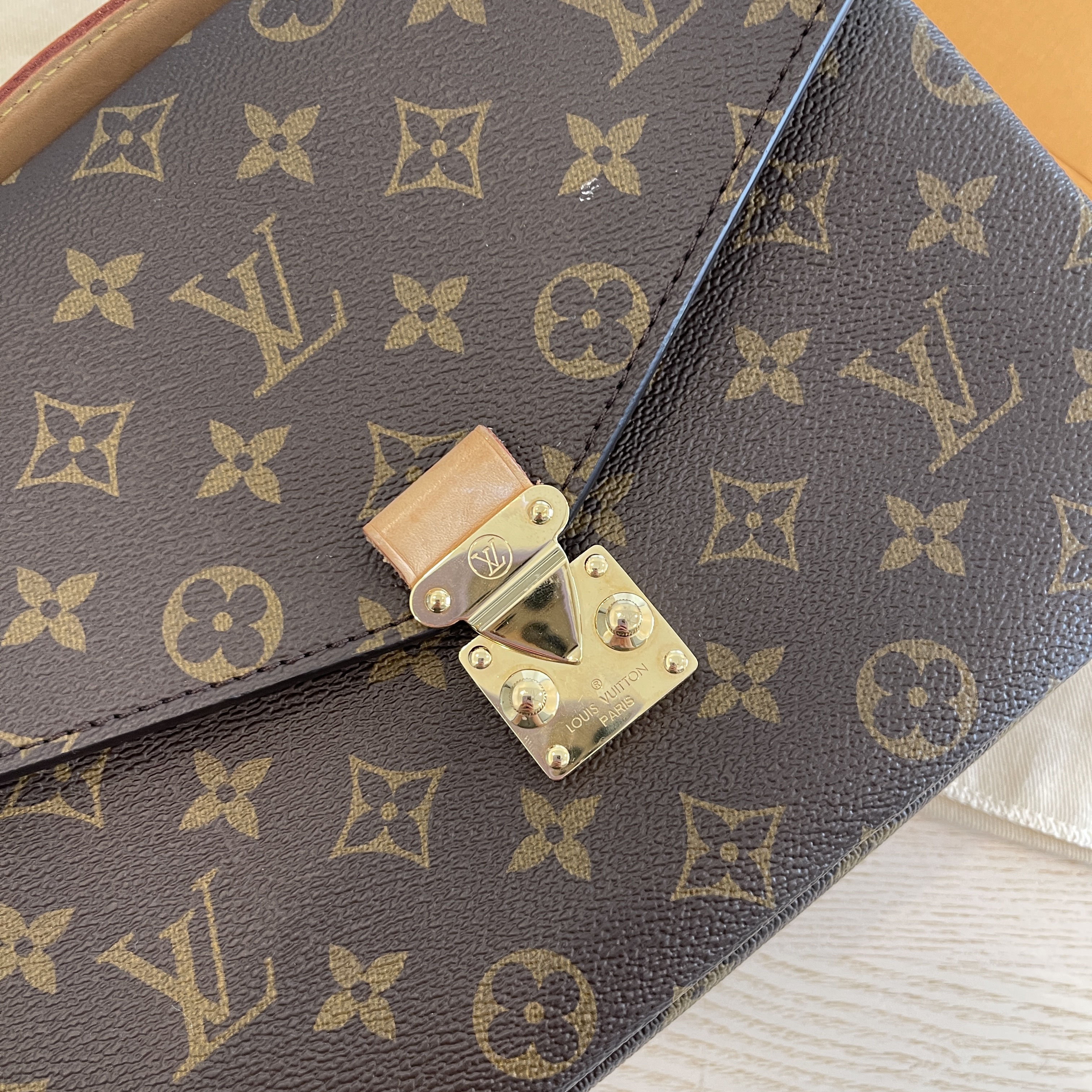 LV 40780 🎀Pochette Metis🎀 ( with Chip ) - Shebagcollection