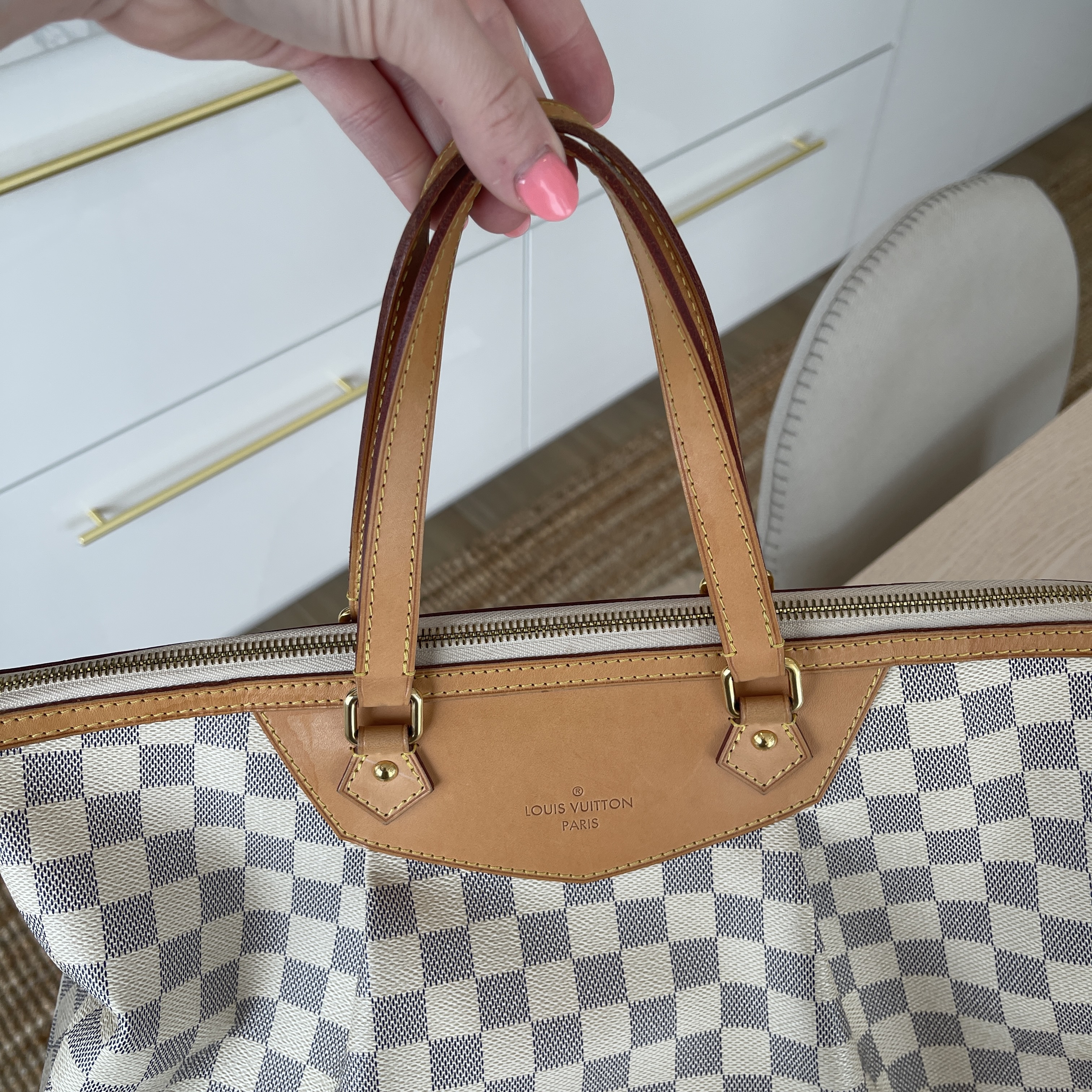 Louis Vuitton Damier Azur Siracusa GM - Neutrals Shoulder Bags, Handbags -  LOU586344