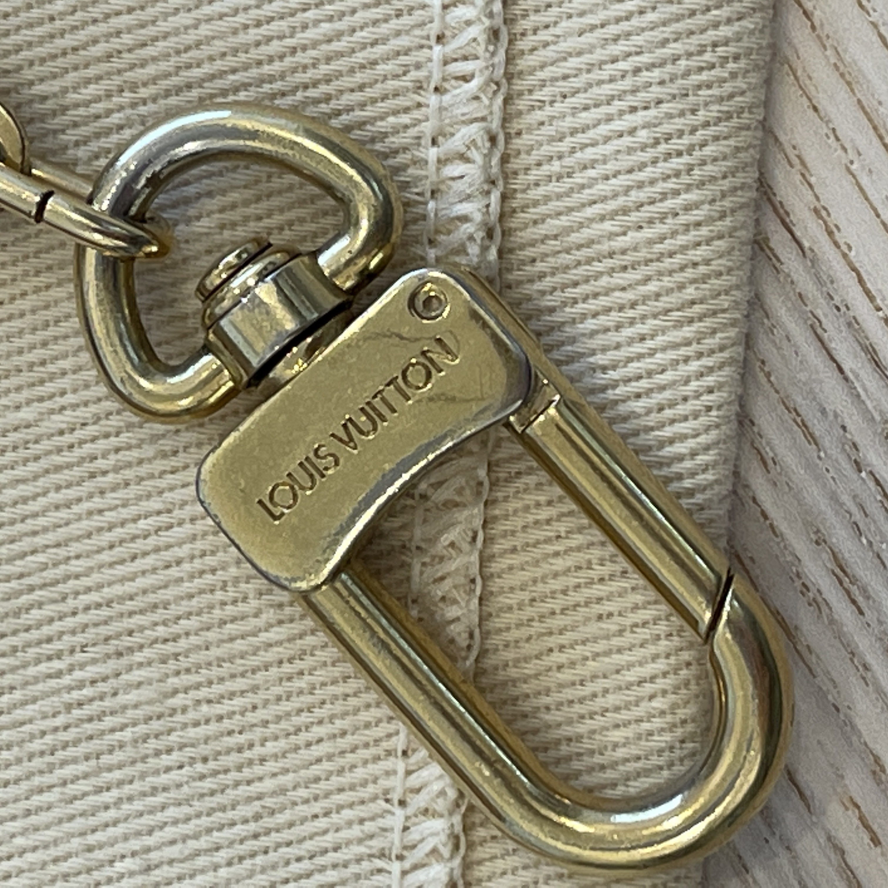 Louis Vuitton Pochette Extender Key Ring Gold 13lk426s For Sale at 1stDibs