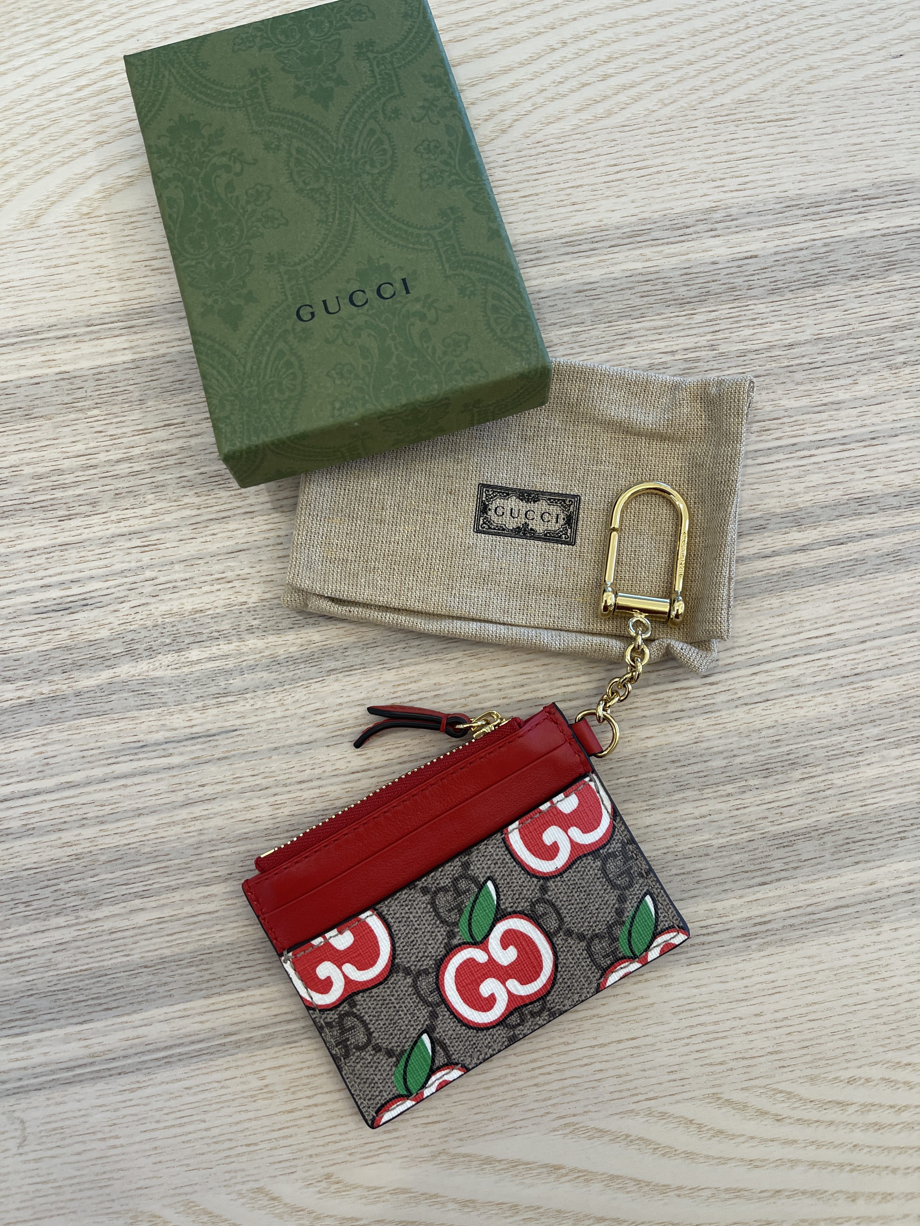 NEW GUCCI Monogram Apple Print Card Holder Wallet GG Red