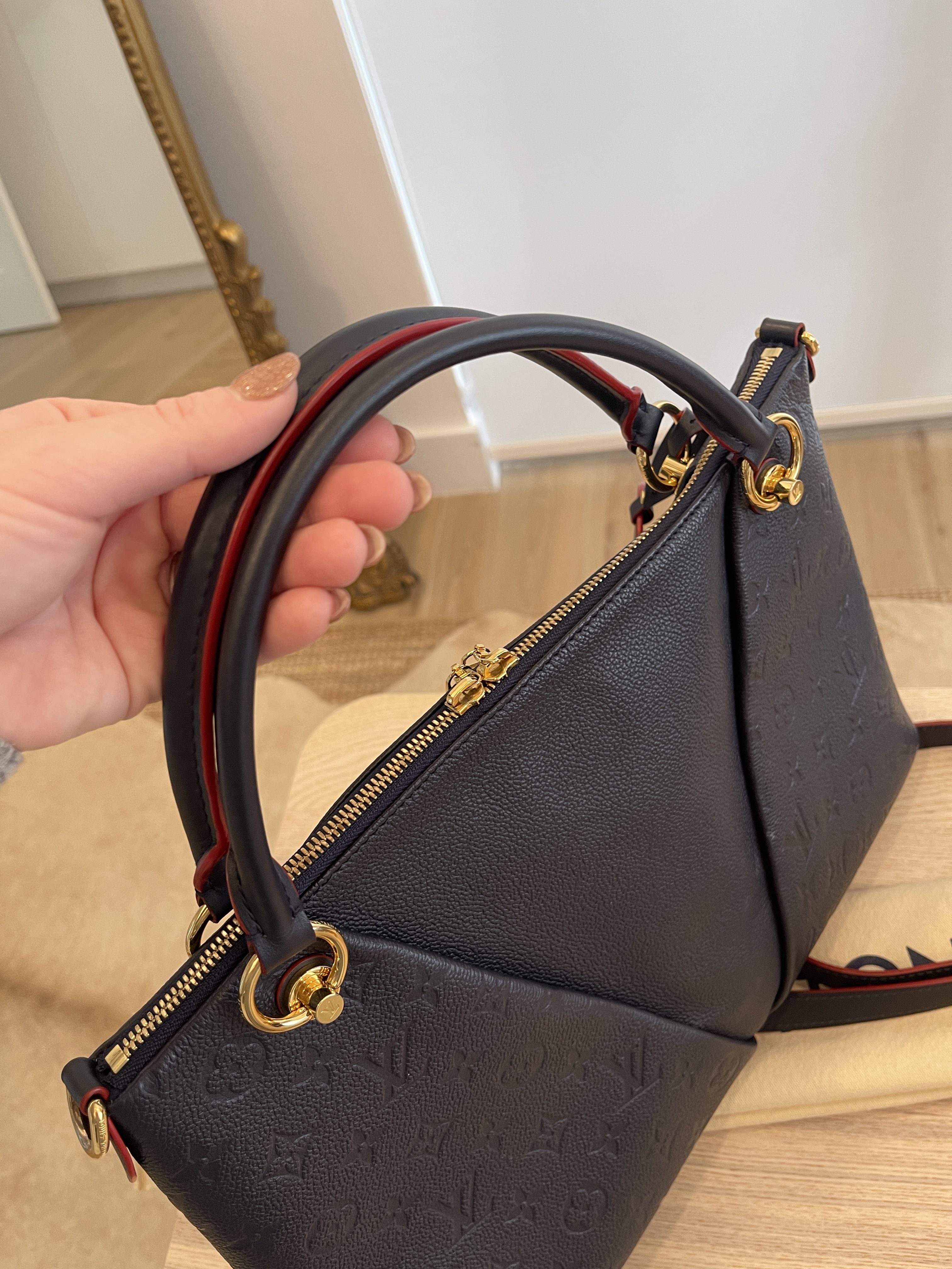 Louis Vuitton Pont-neuf Mm In Marine Rouge
