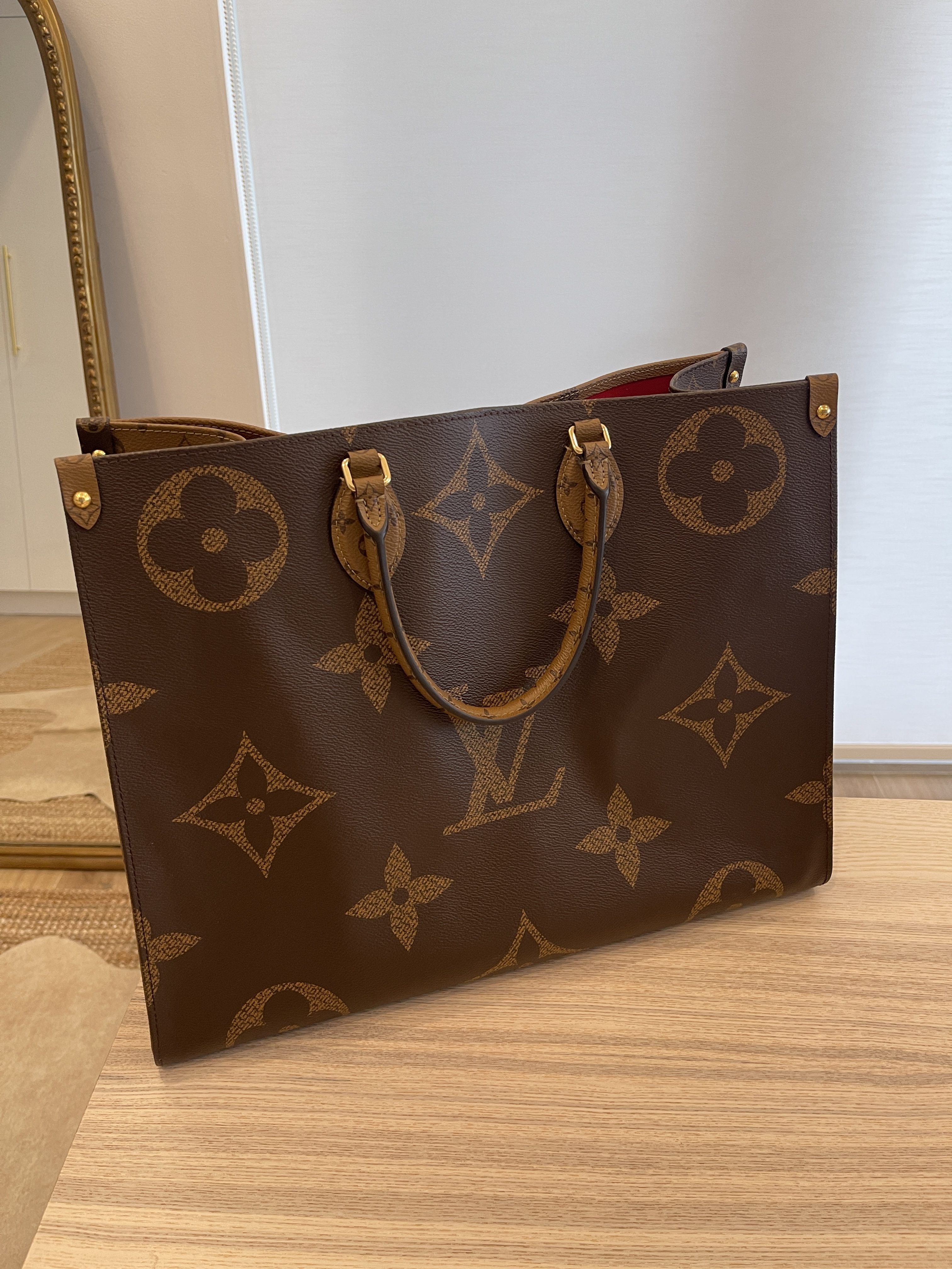 Authentic NEW Louis Vuitton RECEIPT OnTheGo Tote Monogram Giant GM