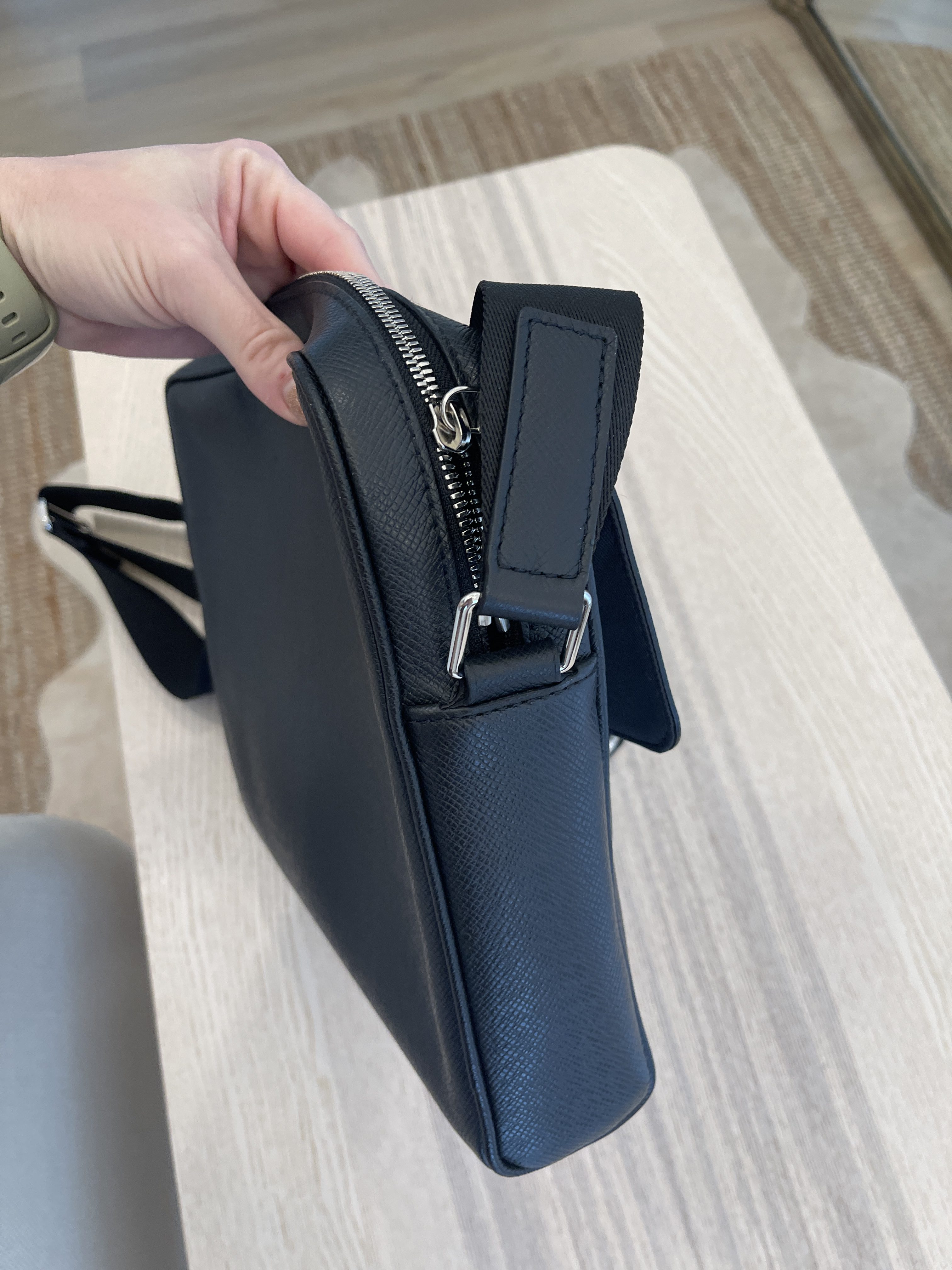 Louis Vuitton Alex Messenger PM Tiaga Leather for Sale in Las Vegas, NV -  OfferUp