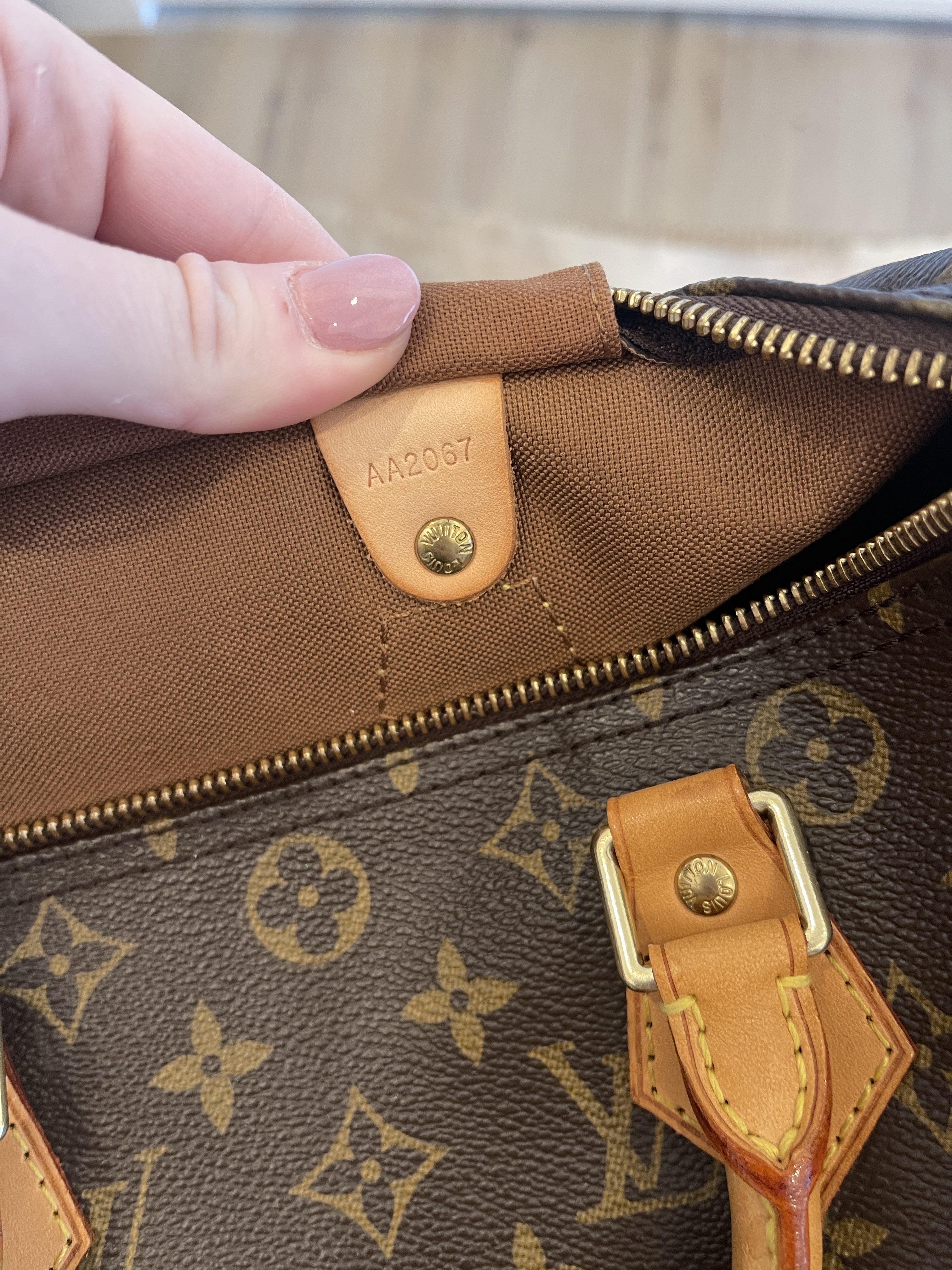 How to SPOT an AUTHENTIC LOUIS VUITTON SPEEDY 30 HANDBAG and WHERE to FIND  the DATE CODE! 