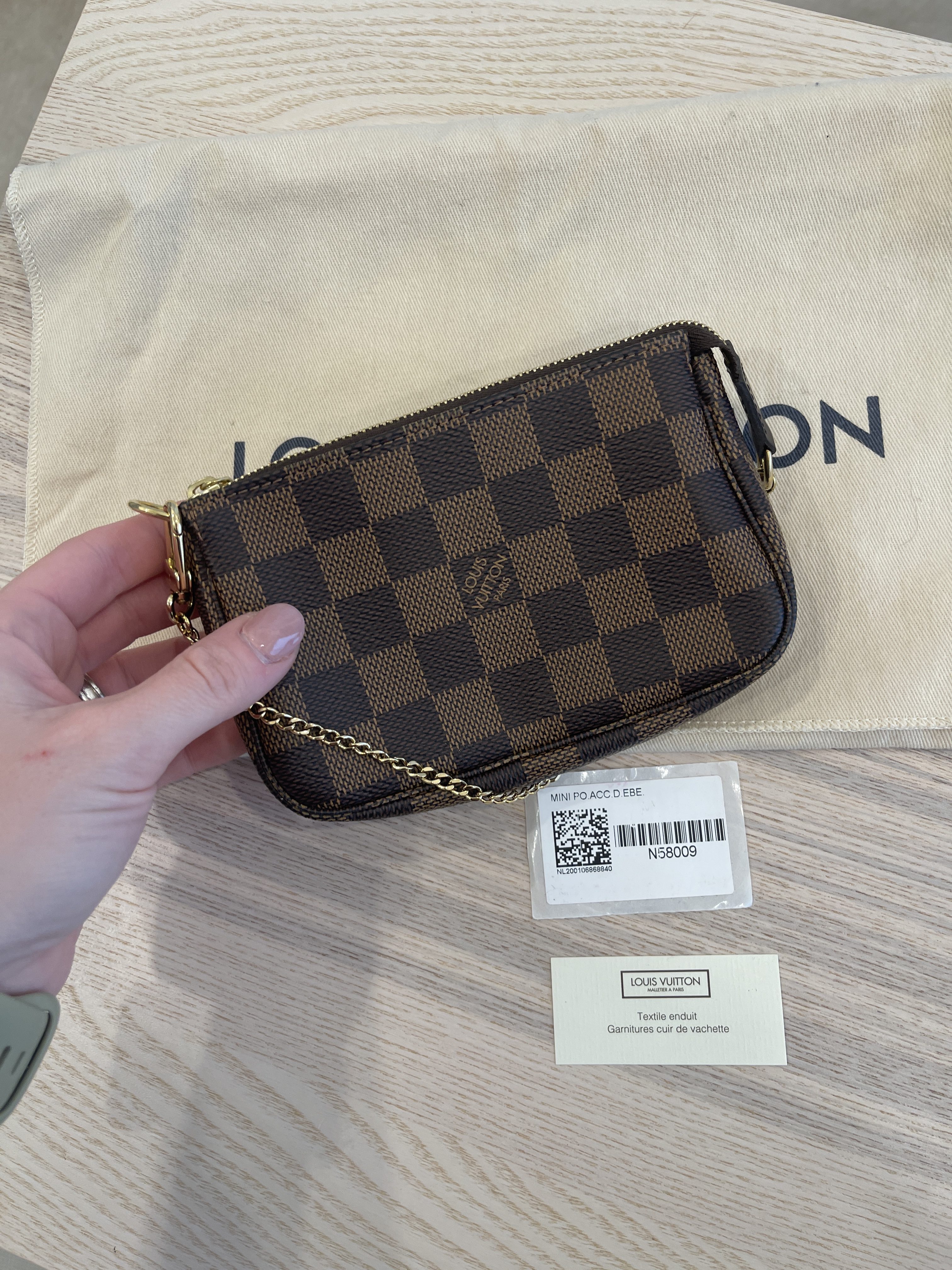 Louis Vuitton Key Pouch in Damier Ebene Gold - Depop