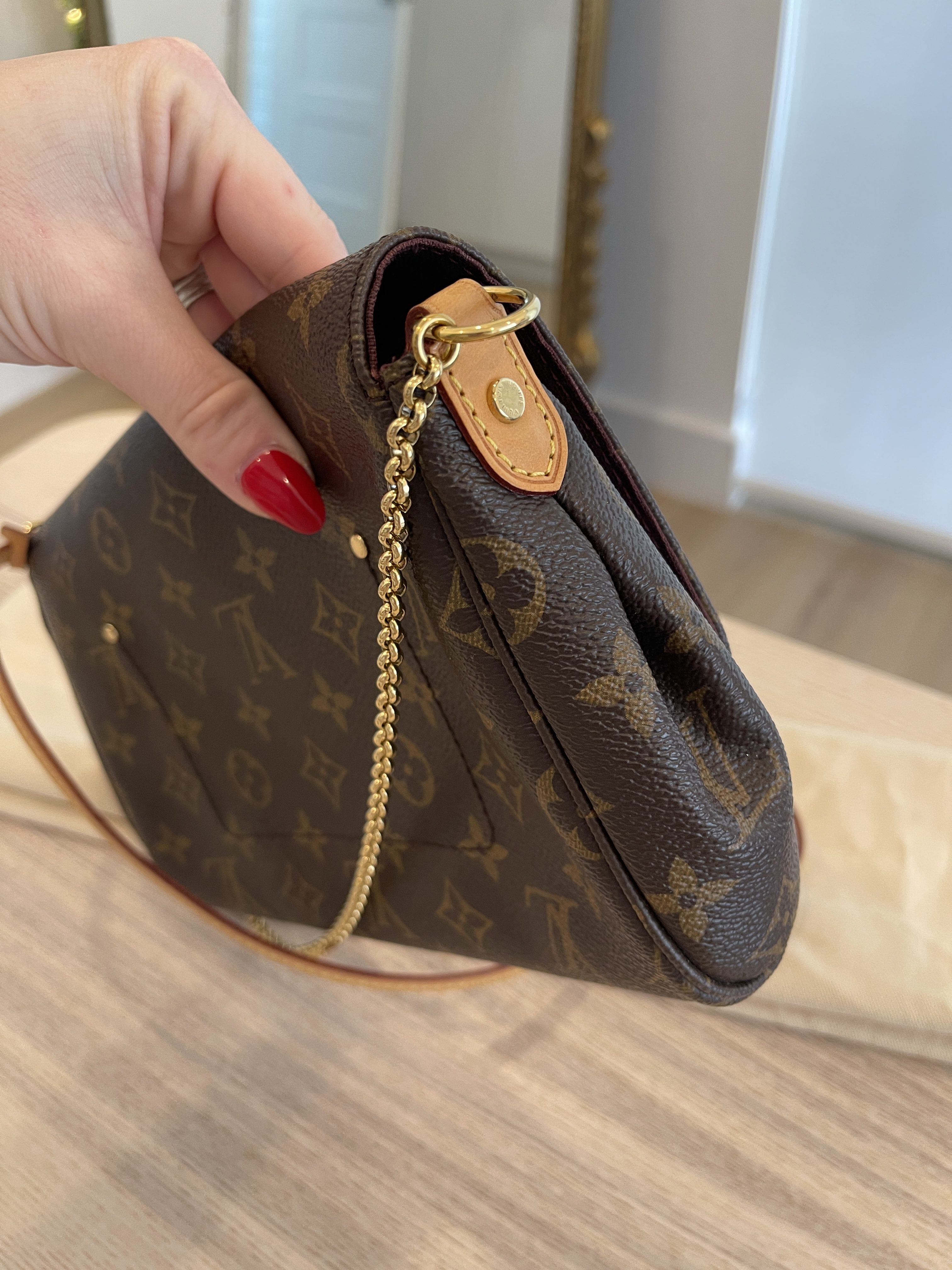 Authentic Louis Vuitton Favorite MM Shoulder/Crossbody Bag-Monogram-Hard To  Find