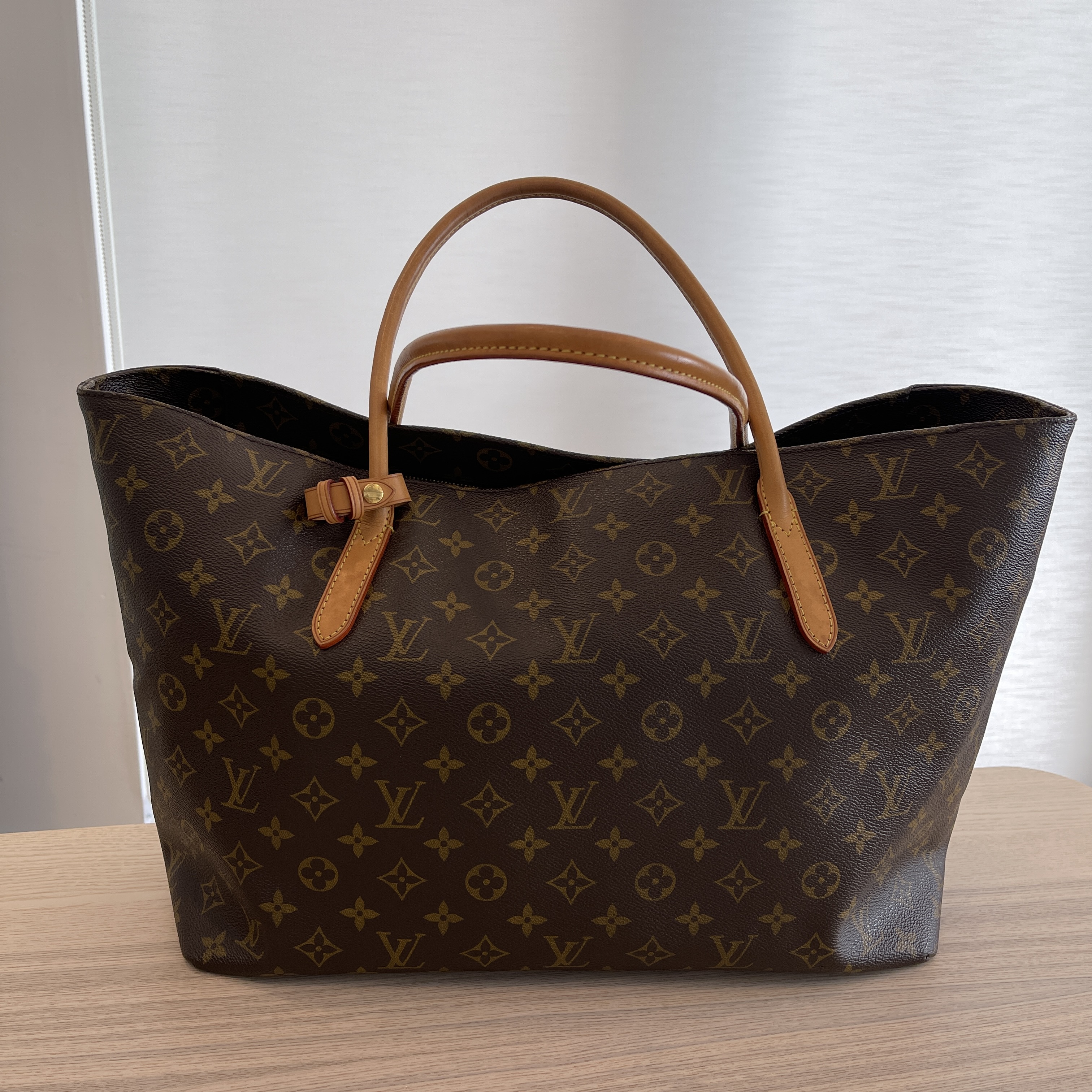 Louis Vuitton Raspail Handbag 354222