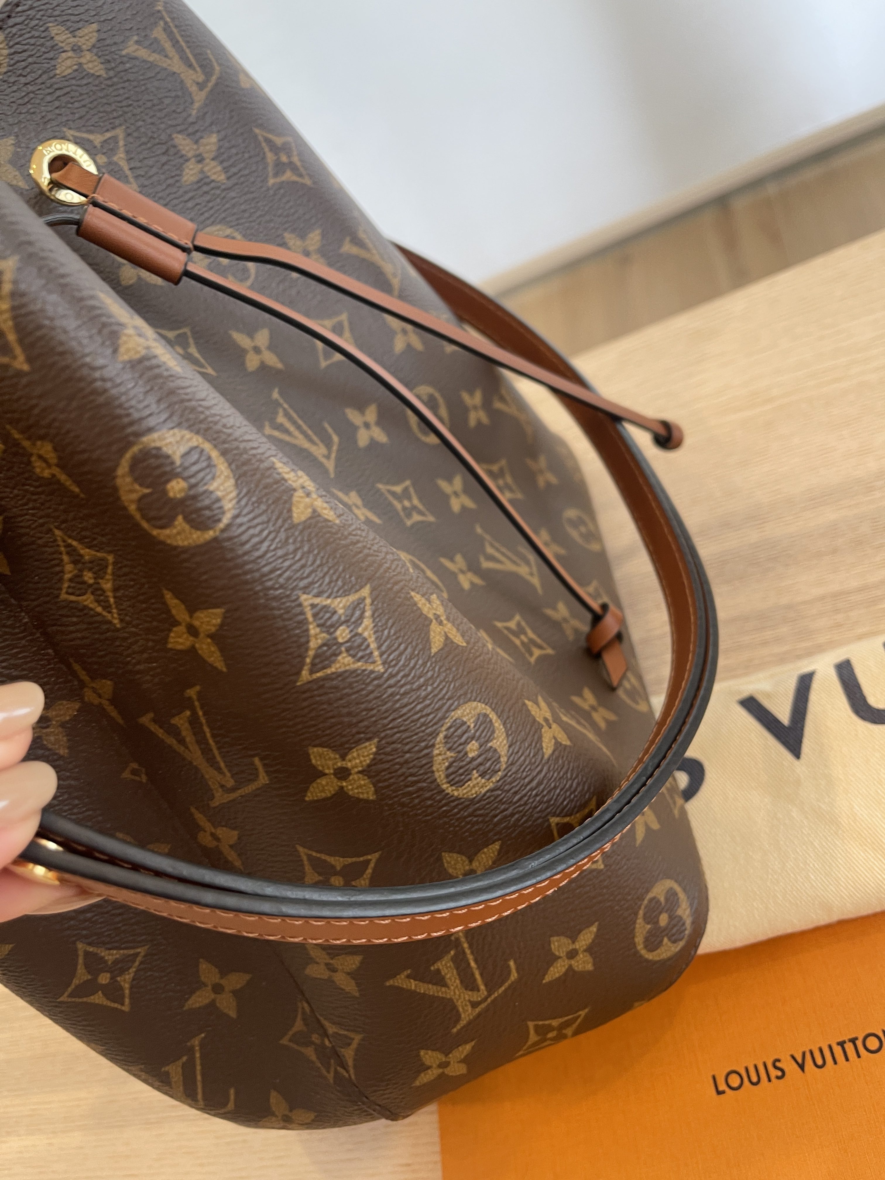Louis Vuitton NeoNoe - Caramel with Inserts and Handle – Shop