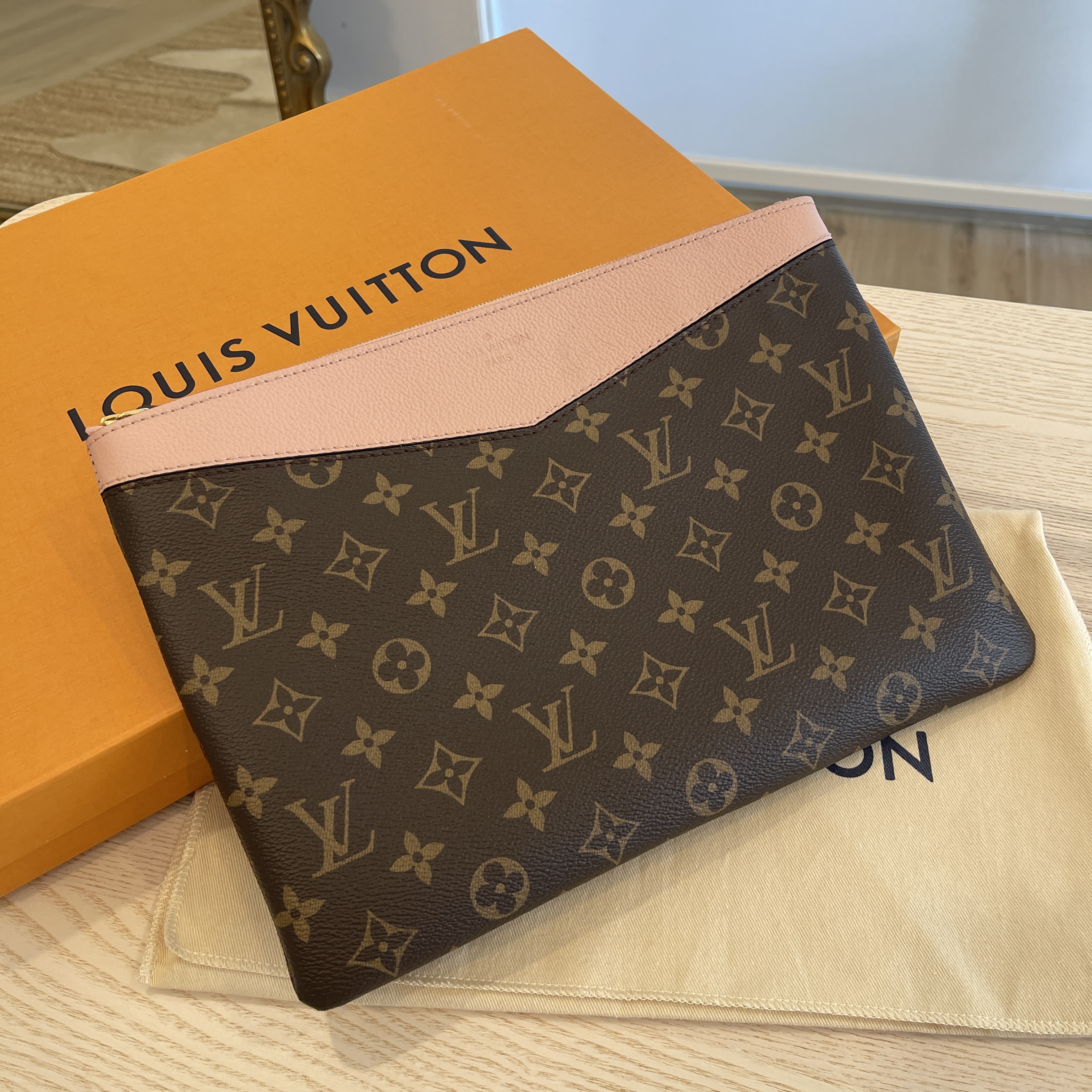 Louis Vuitton MONOGRAM 2021-22FW Monogram Wool Ponchos & Capes (1AAK30)