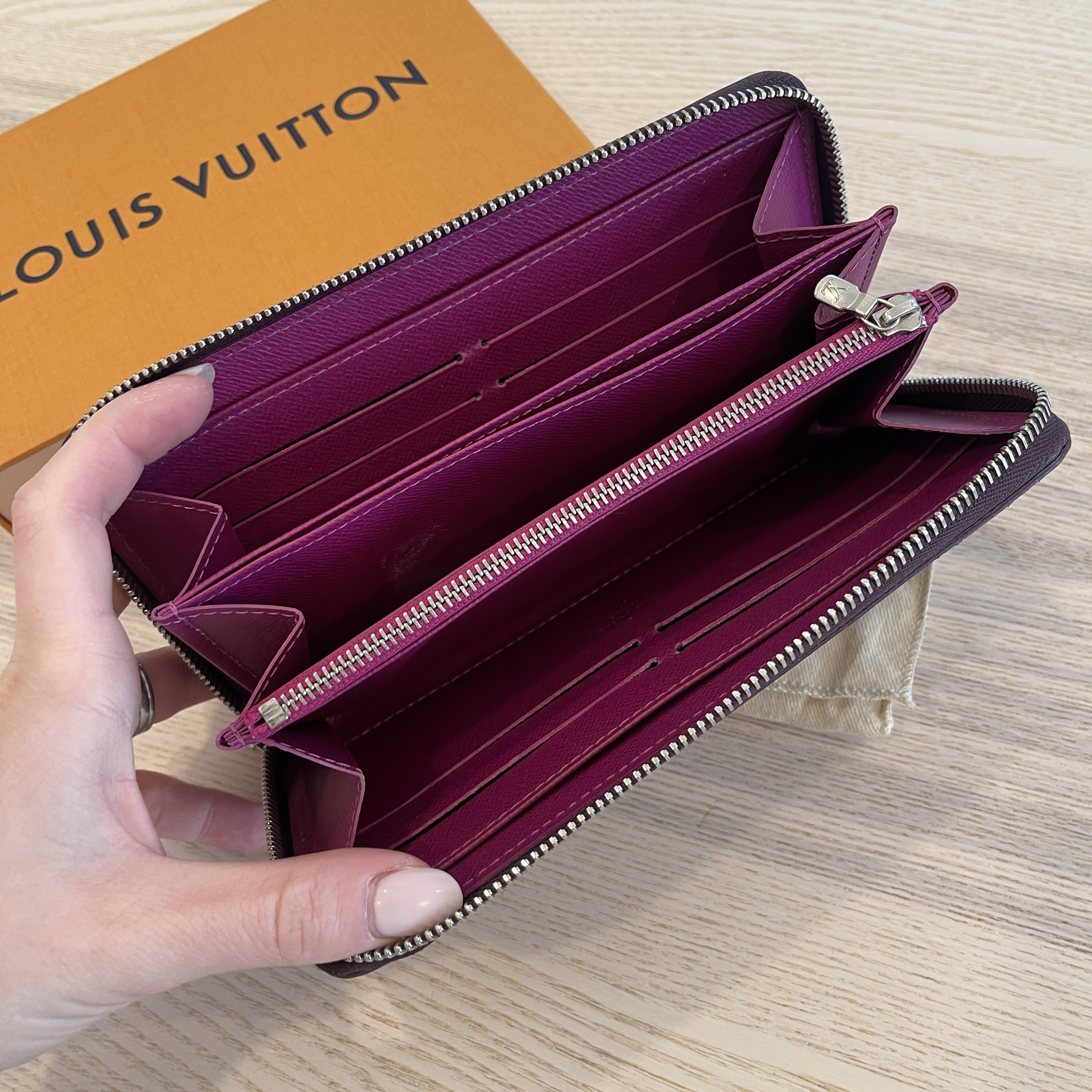 Louis Vuitton Light Purple Epi Elastique Wallet W/ Gold Crossbody