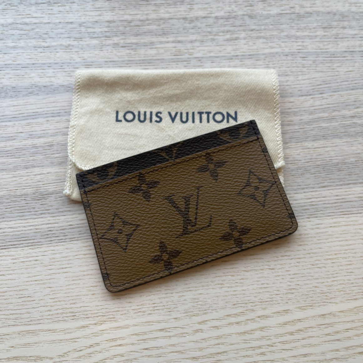 LOUIS VUITTON Reverse Monogram Card Holder 1270677