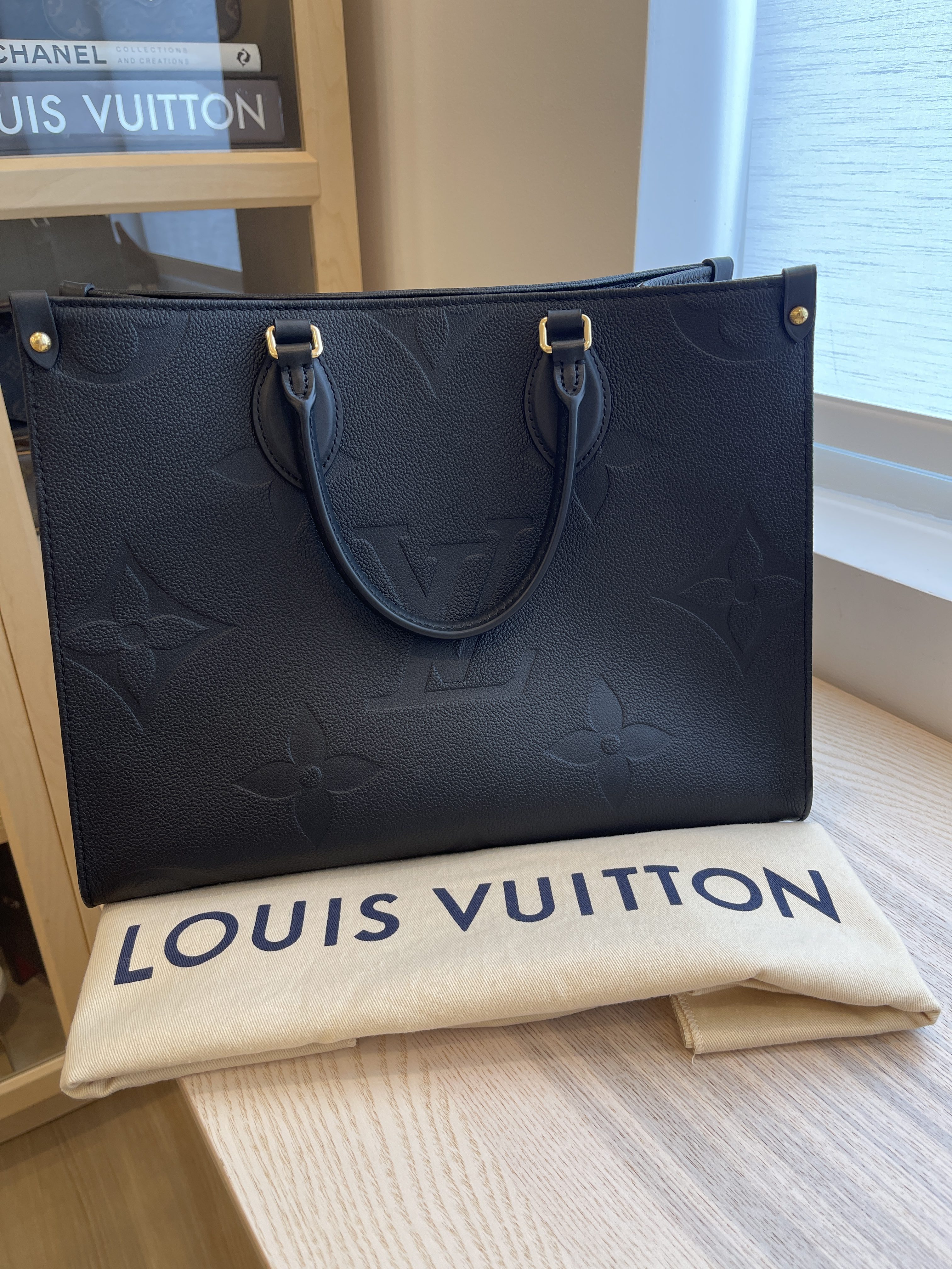 Black Louis Vuitton Empreinte Monogram Giant Onthego MM totes