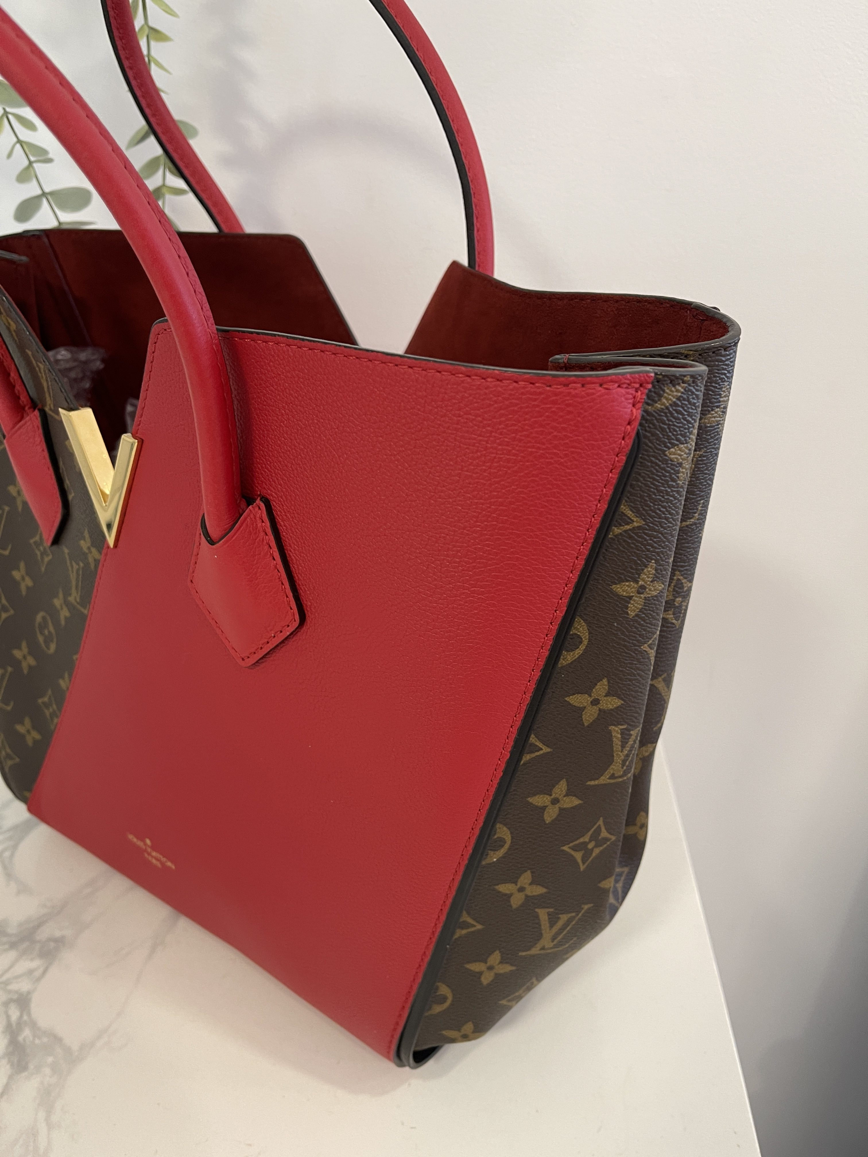 Louis Vuitton Kimono Tote Bag – Dina C's Fab and Funky Consignment Boutique