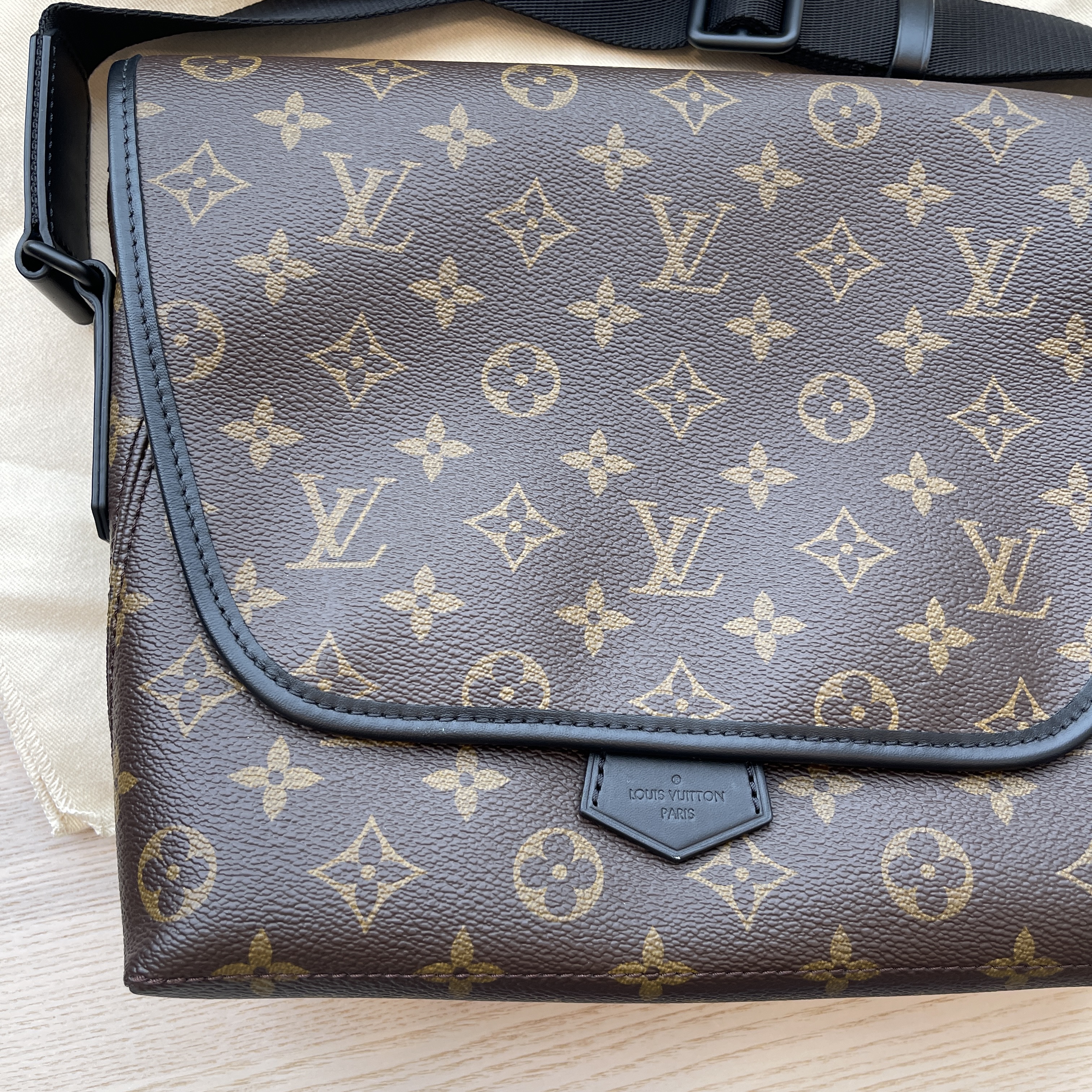 Tampa Jewelry & Loan on Instagram: LV Monogram Macassar Magnetic Messenger  bag. In like-new condition complete with box, dust cover, and original  receipt dated 2022. We're priced below market comps and original
