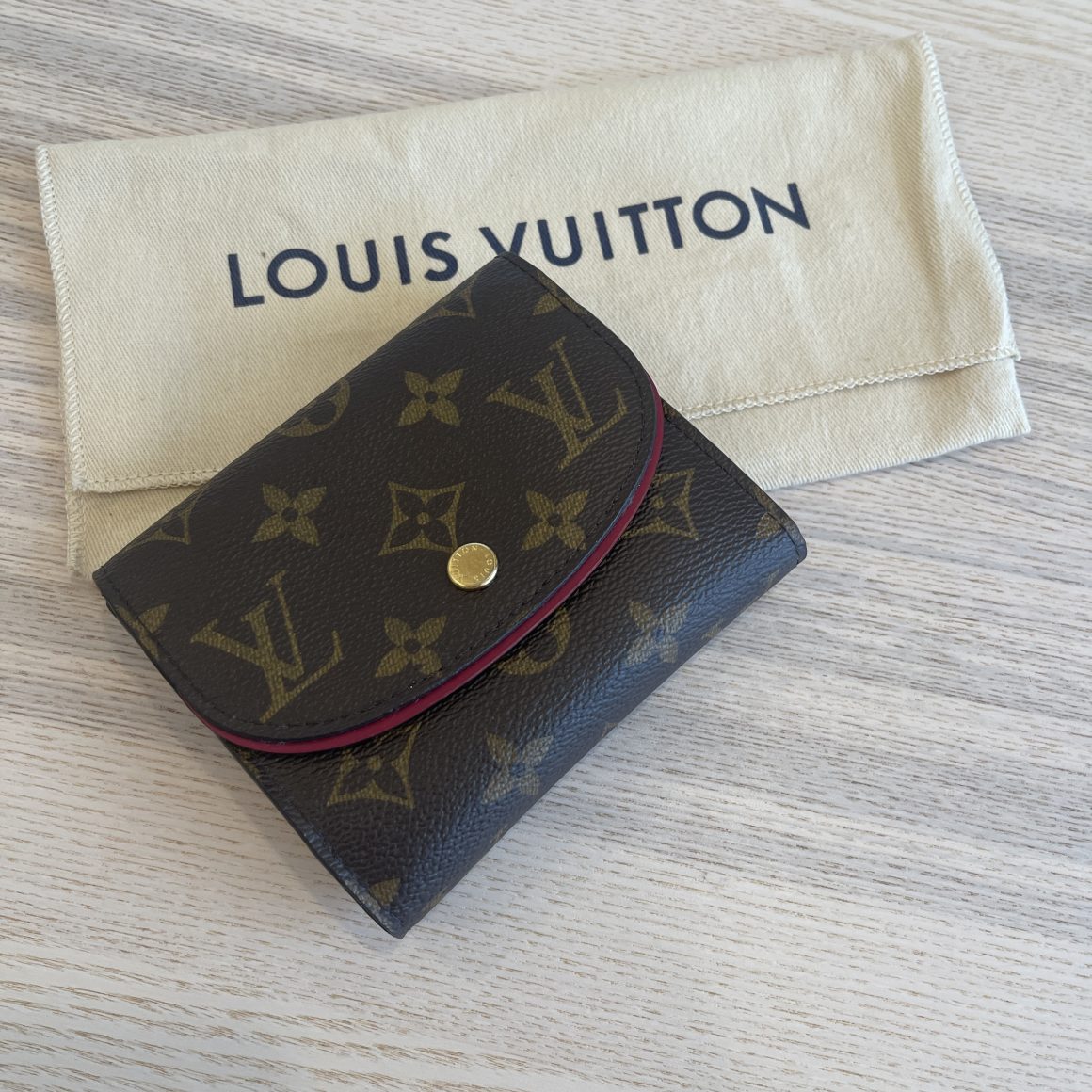 Louis Vuitton ARIANE WALLET LV (nego)