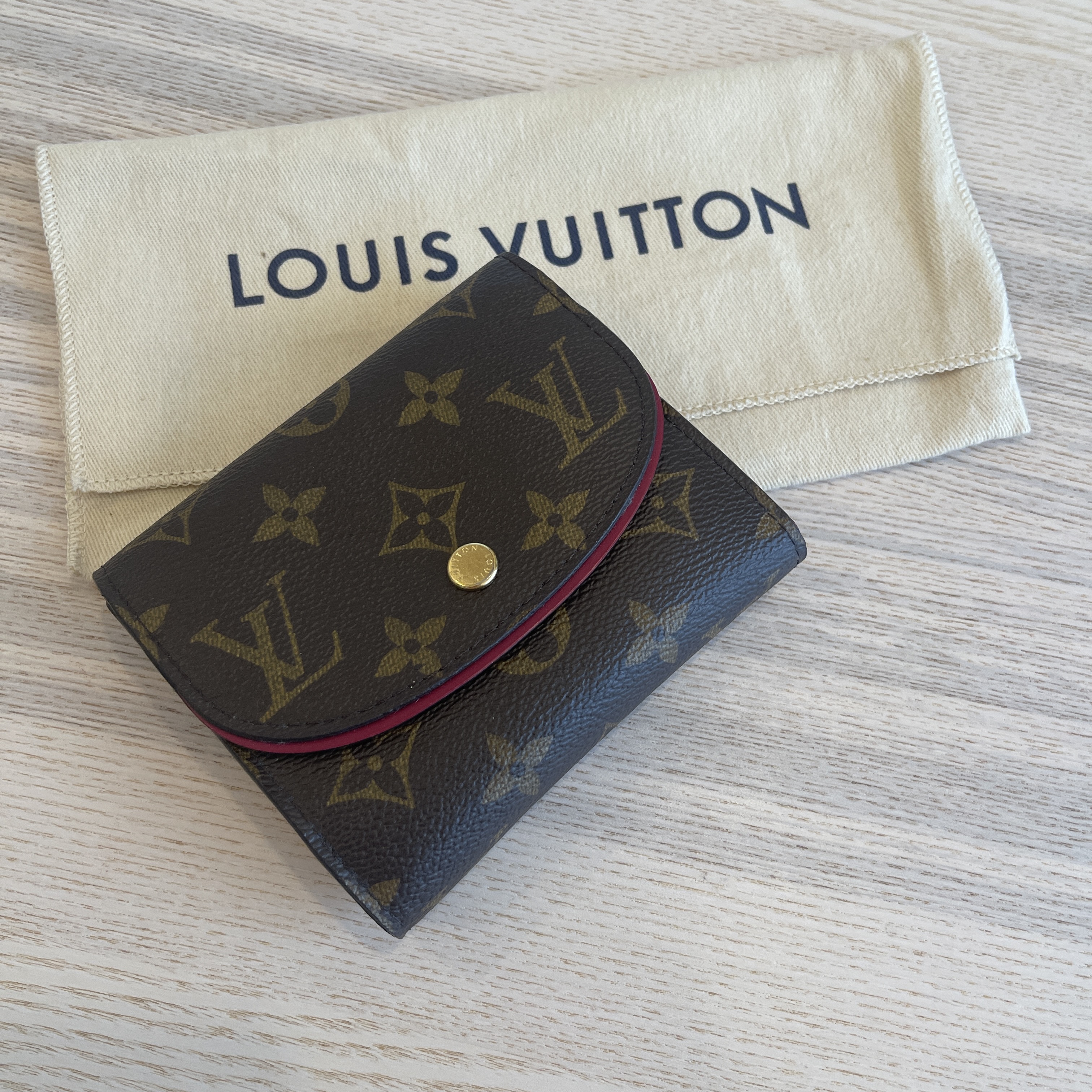 Louis Vuitton Vernis Monogram Key Pouch Fuchsia