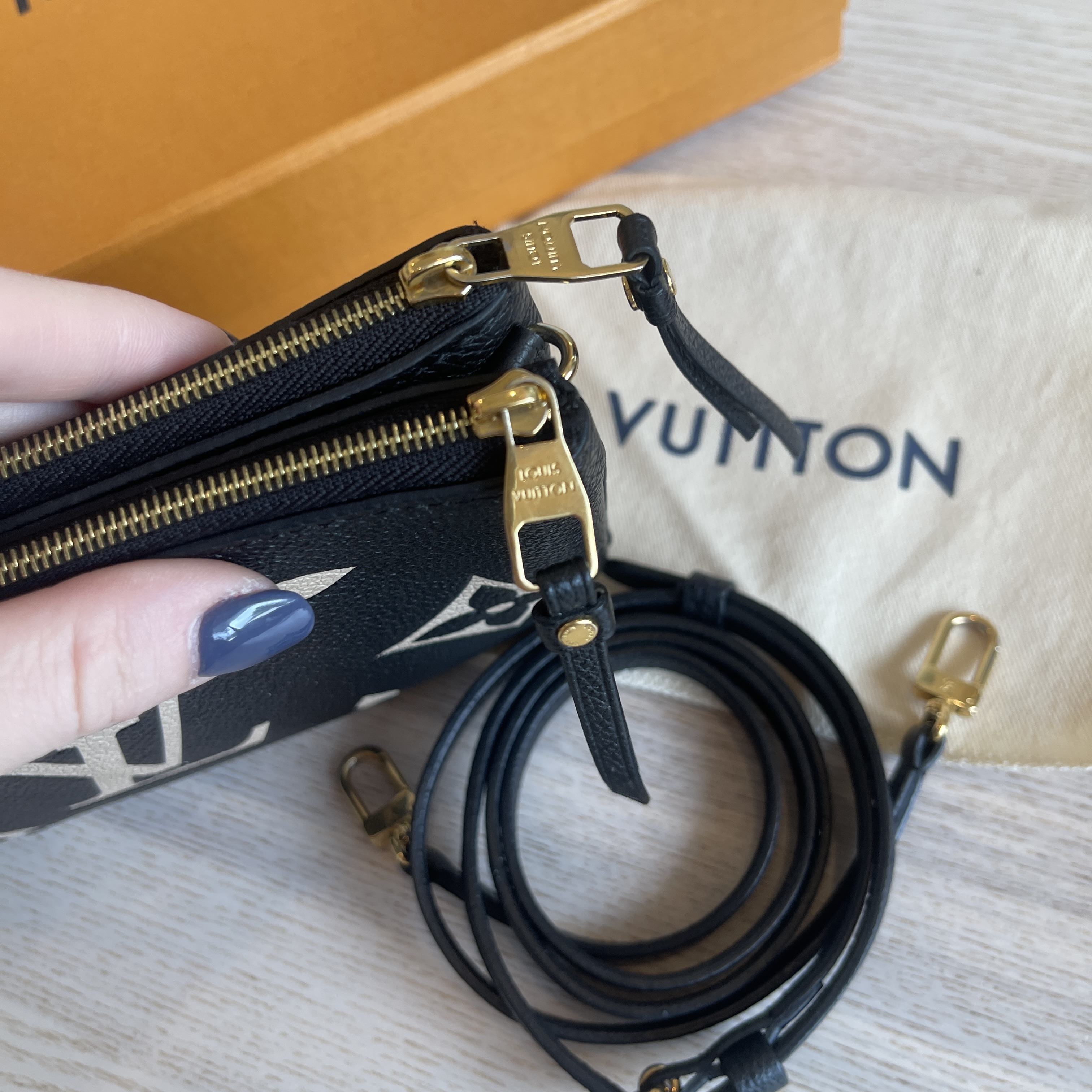 🖤BN below RP🖤Louis Vuitton Double Zip Pochette Bicolour Black