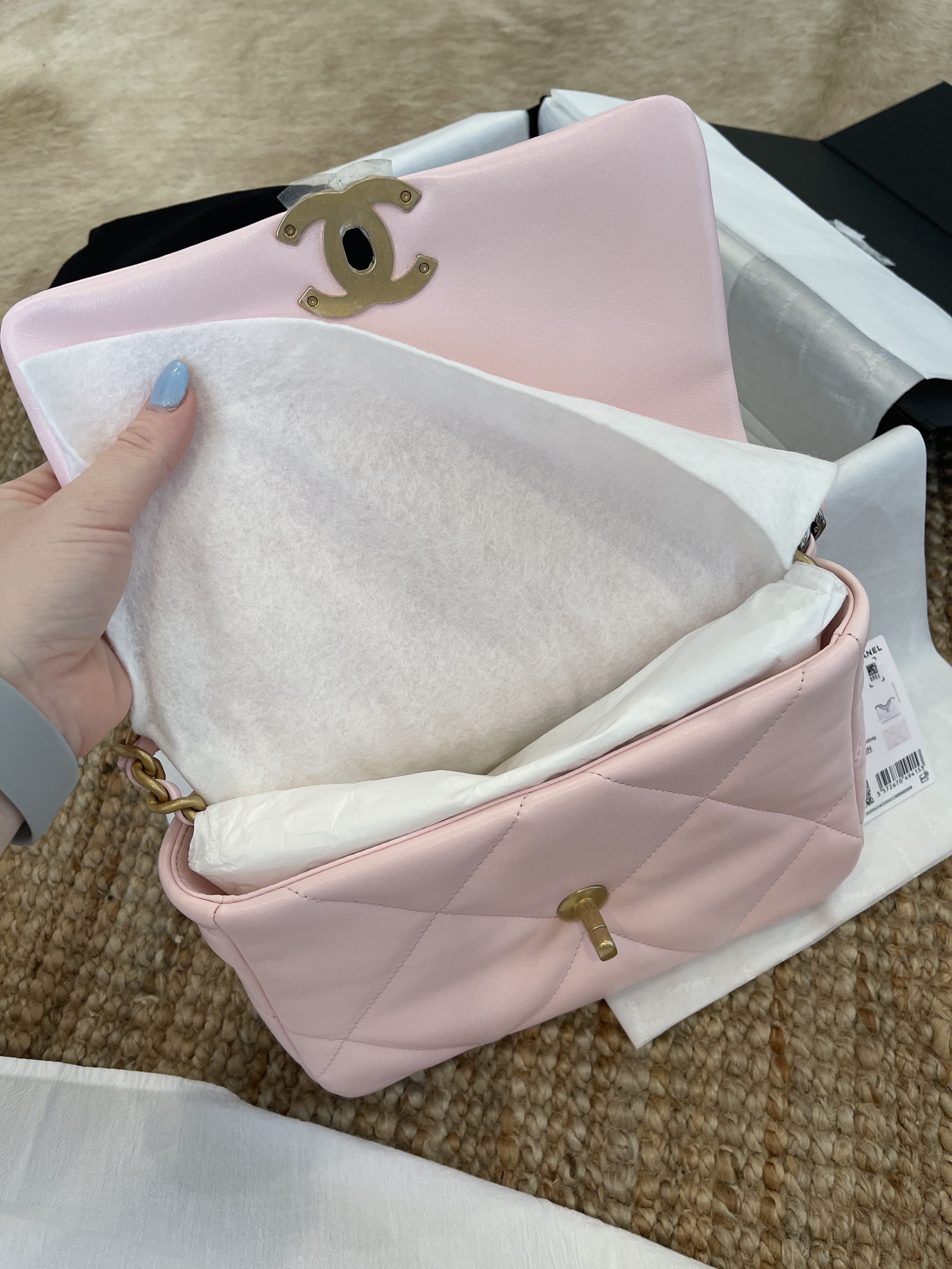 Pink Quilted Lambskin Chanel 19 Flap Bag Medium Q6B1T31IP7000