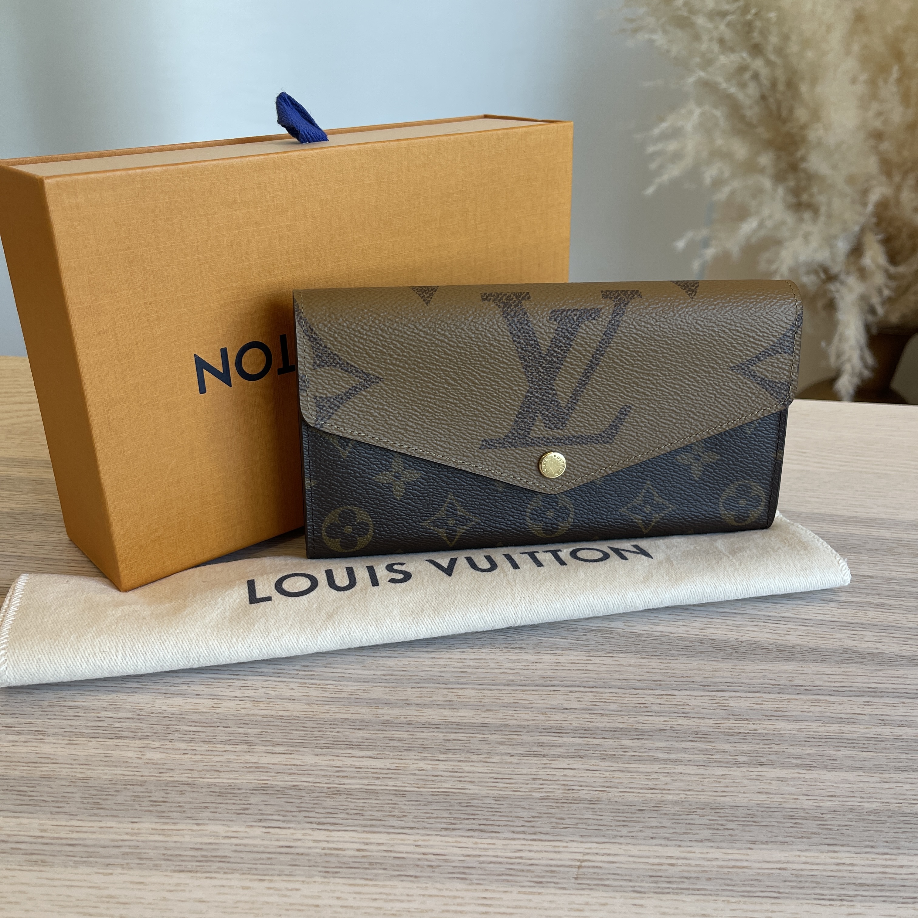 Louis Vuitton Monogram Reverse Canvas Sarah Wallet