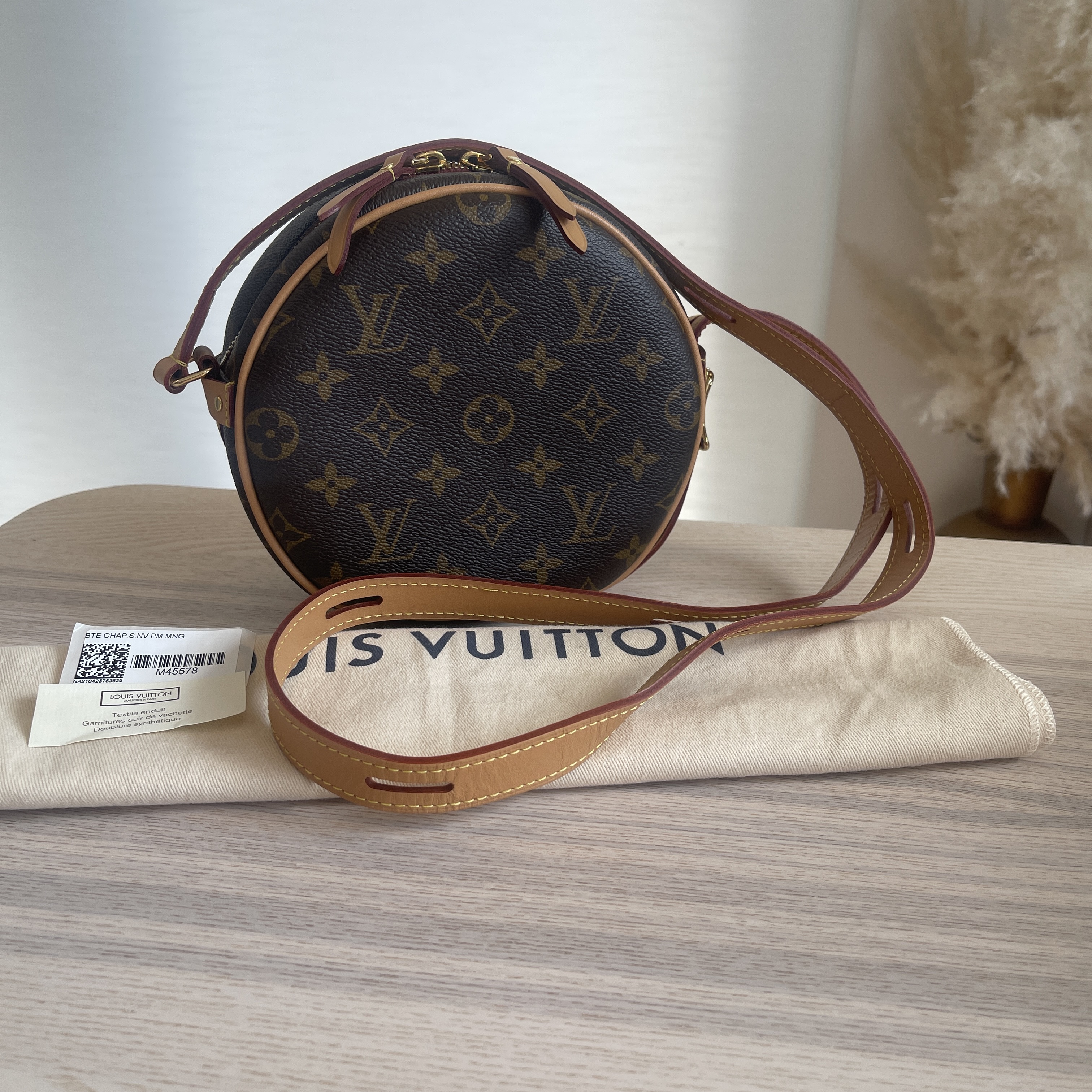Shop Louis Vuitton Boite chapeau souple pm (M45578) by CITYMONOSHOP