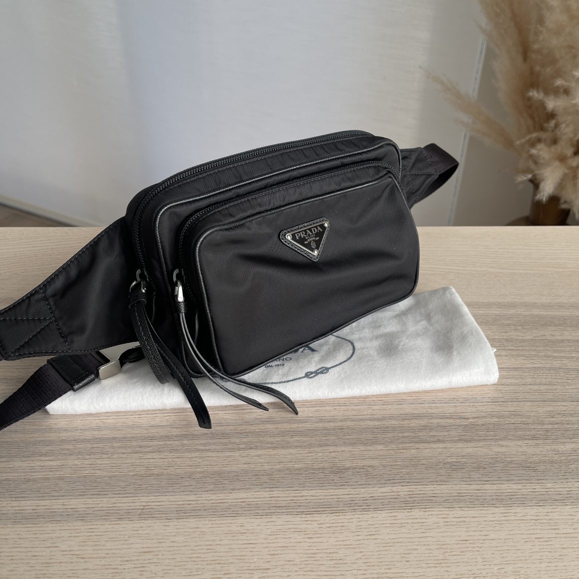 Prada Re-Nylon logo-print Belt Bag - F0002 Black