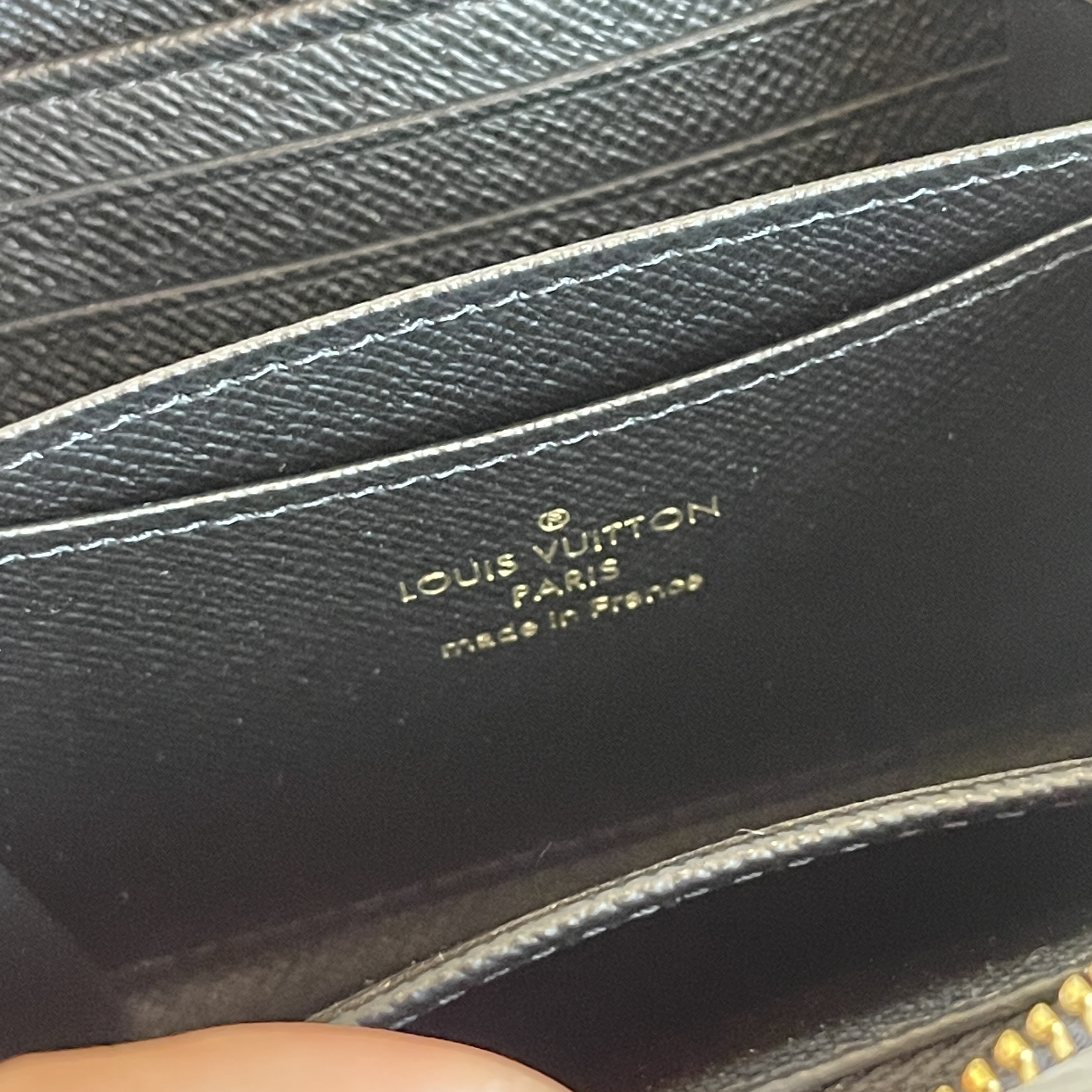 Louis Vuitton Round Zippy Coin Purse Black - LVLENKA Luxury