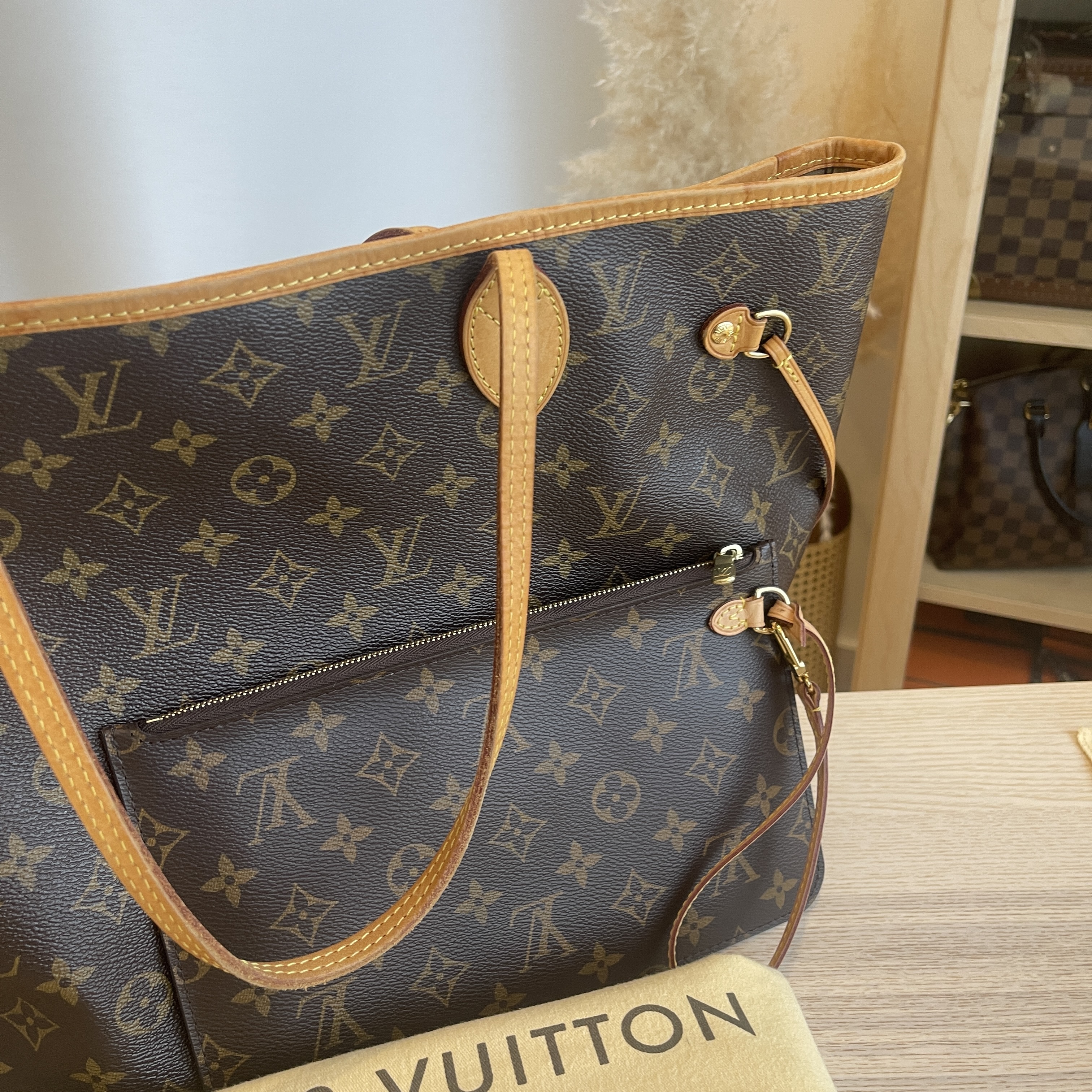 Neverfull leather tote Louis Vuitton Beige in Leather - 38018272