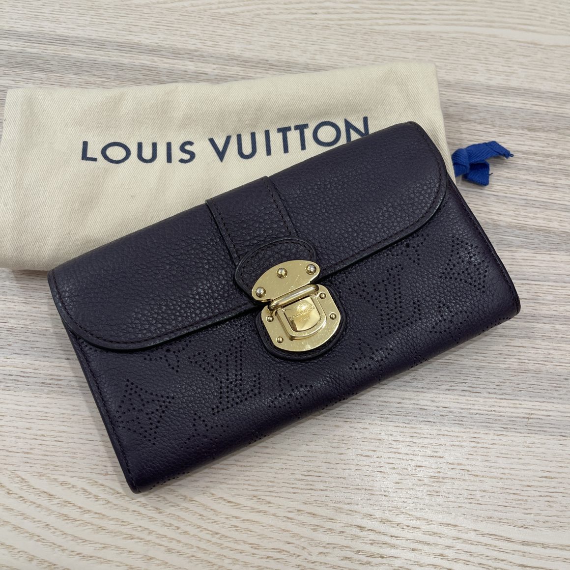 Louis Vuitton Pre-owned Mahina Amelia Wallet - Grey