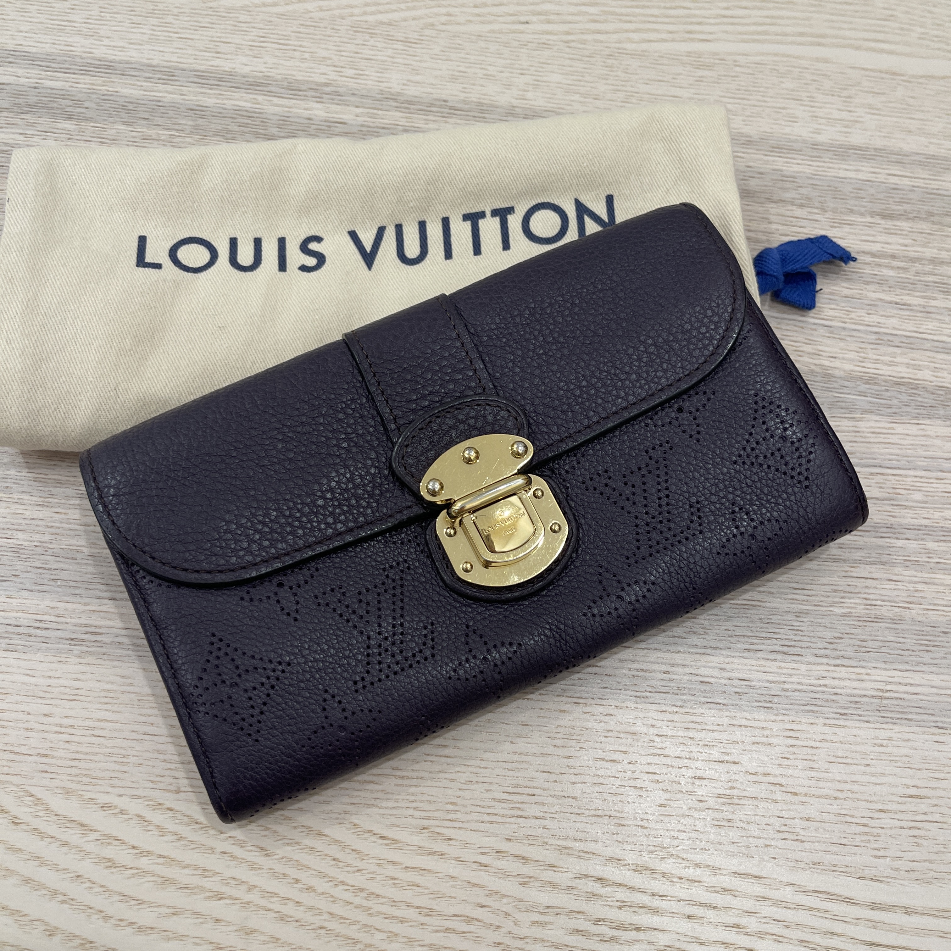 LOUIS VUITTON purse M95549 Portefeiulle Amelia Monogram Mahina Black W –