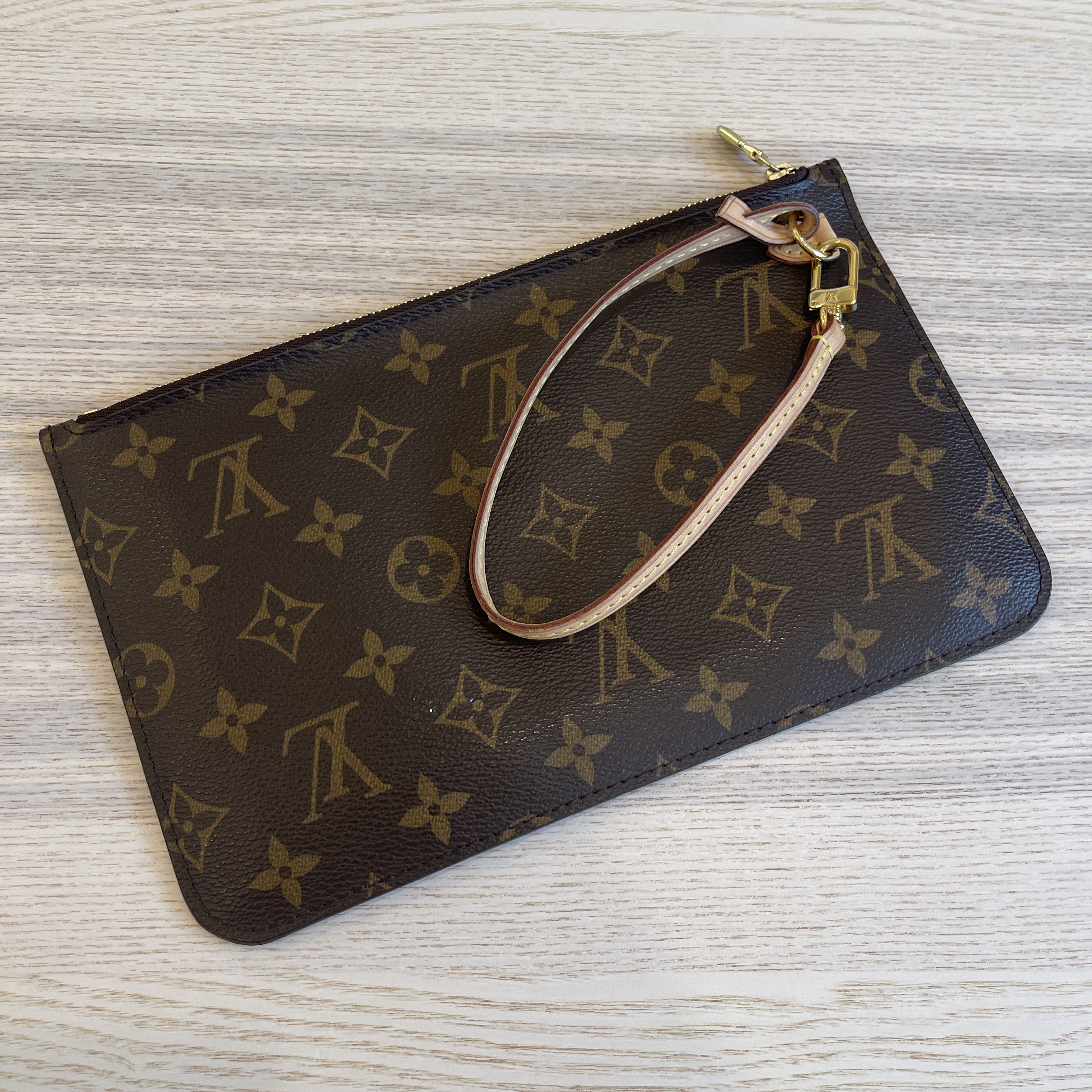 Louis Vuitton 2022 Monogram Beige Neverfull Pochette GM | NEW