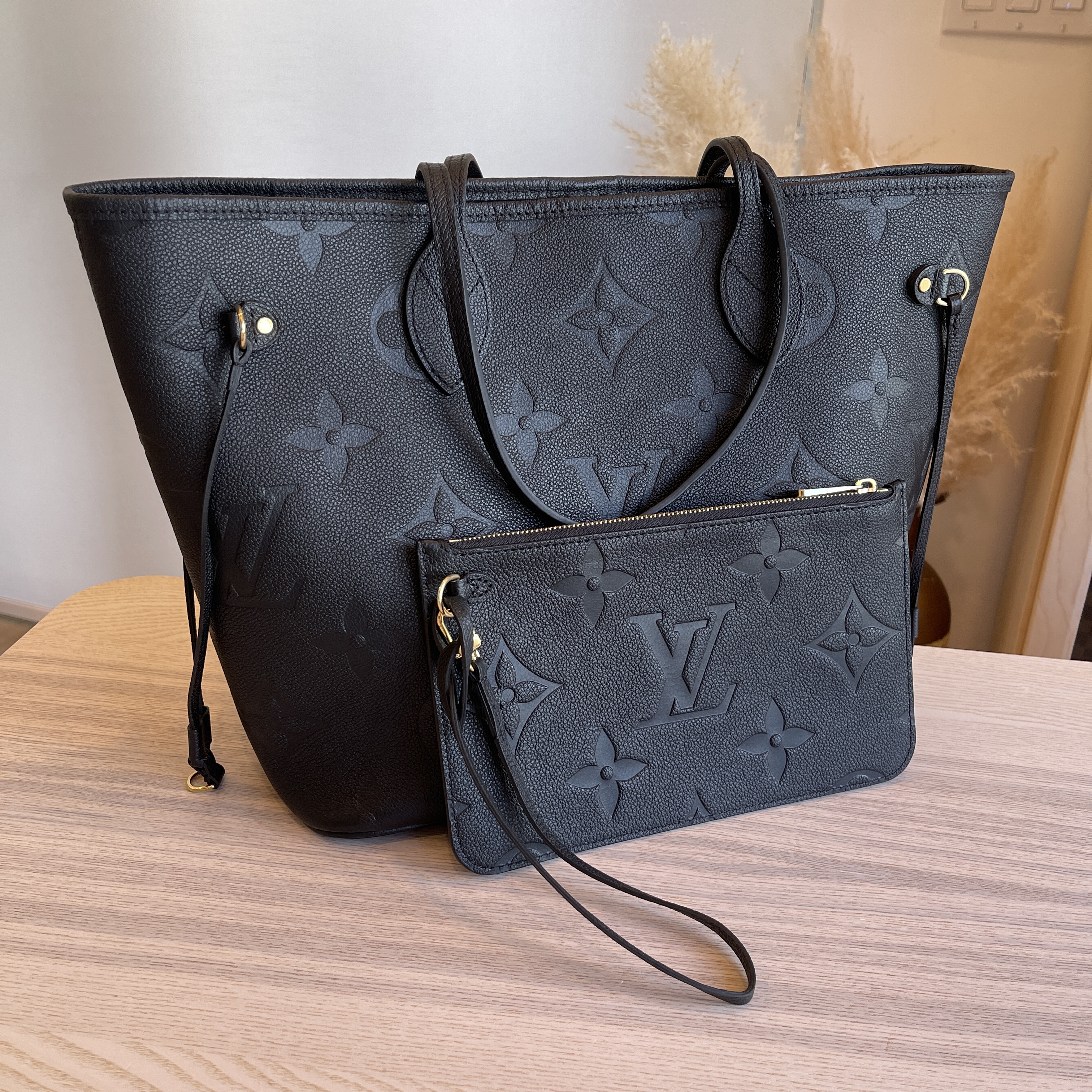 Louis Vuitton Authentic Empreinte Black Neverfull MM Giant Monogram Bag w.  Pouch