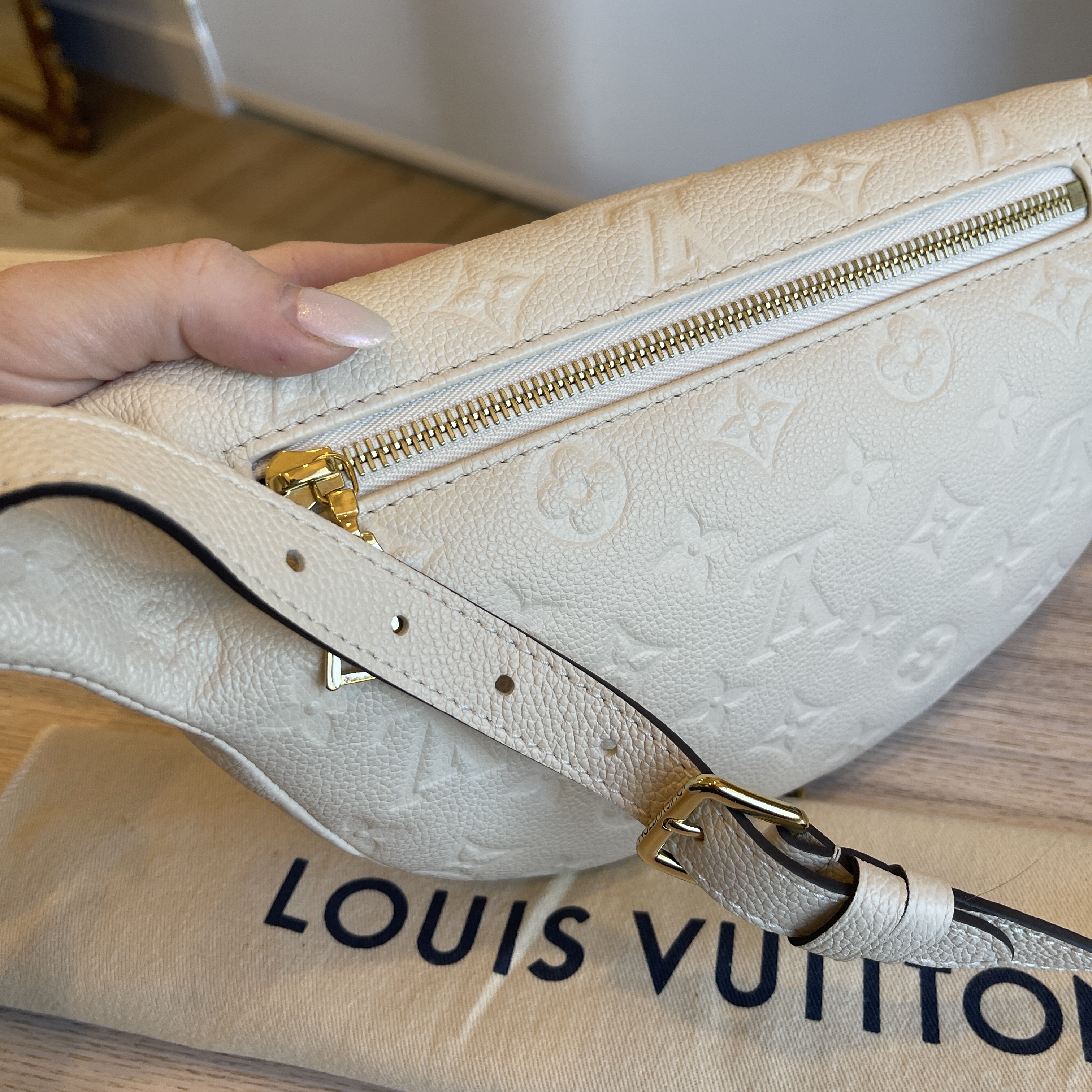 Louis Vuitton Bumbag Monogram Empreinte Creme｜TikTok Search