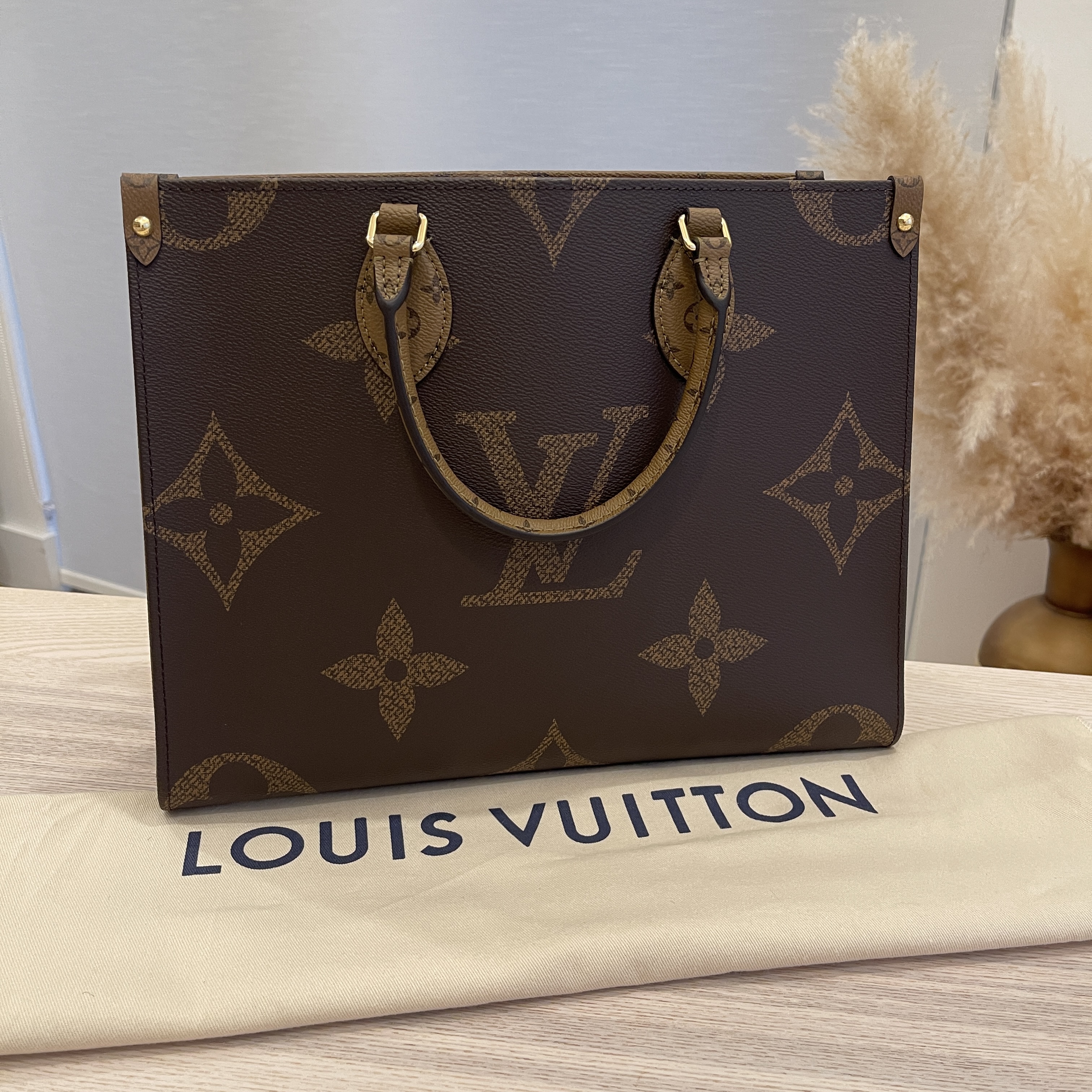 Louis Vuitton Reverse Monogram Giant Onthego w/ Tags