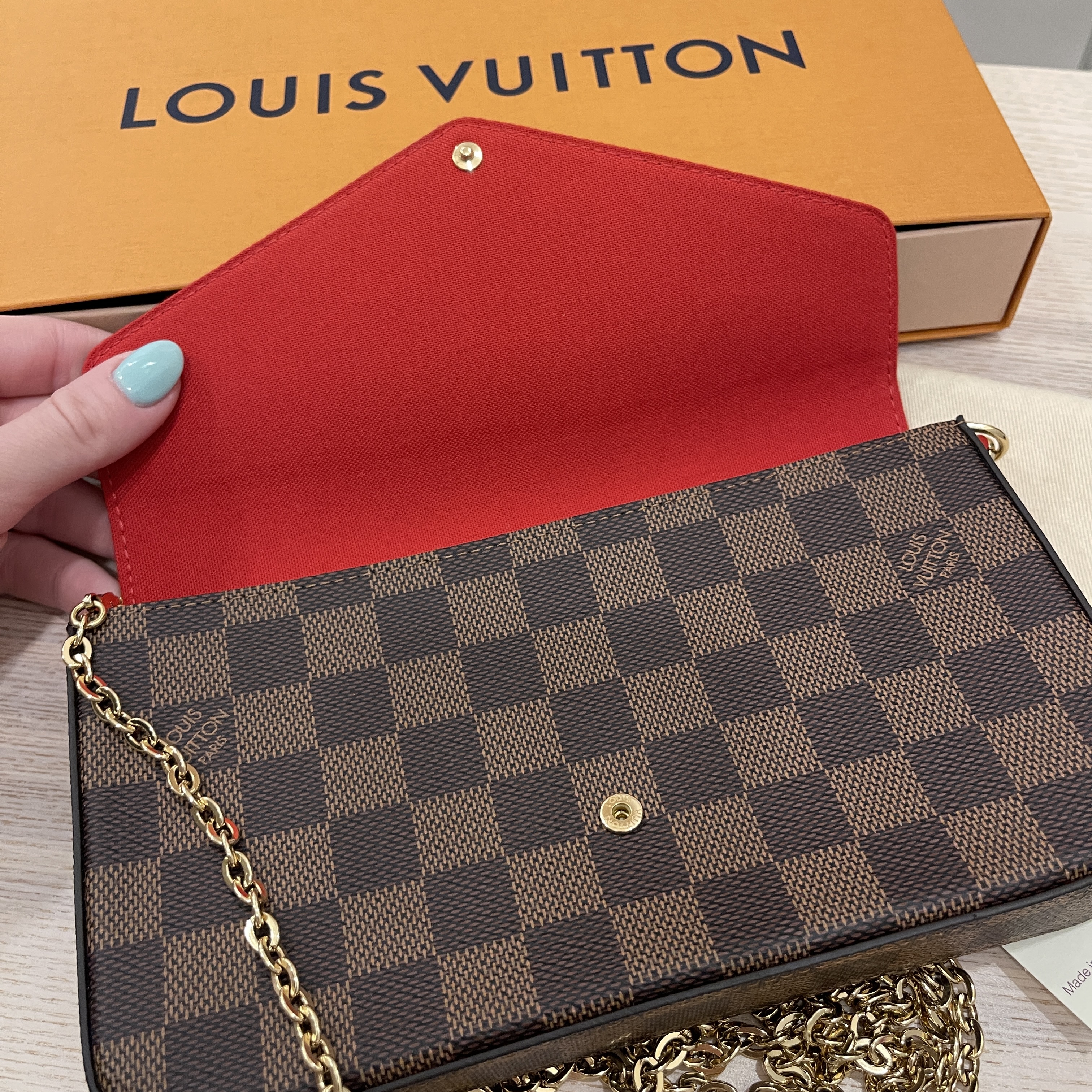 LOUIS VUITTON DAMIER Magnolia Pink Croisette Chain Wallet Pochette Bag  Felicie EUR 1.247,75 - PicClick FR