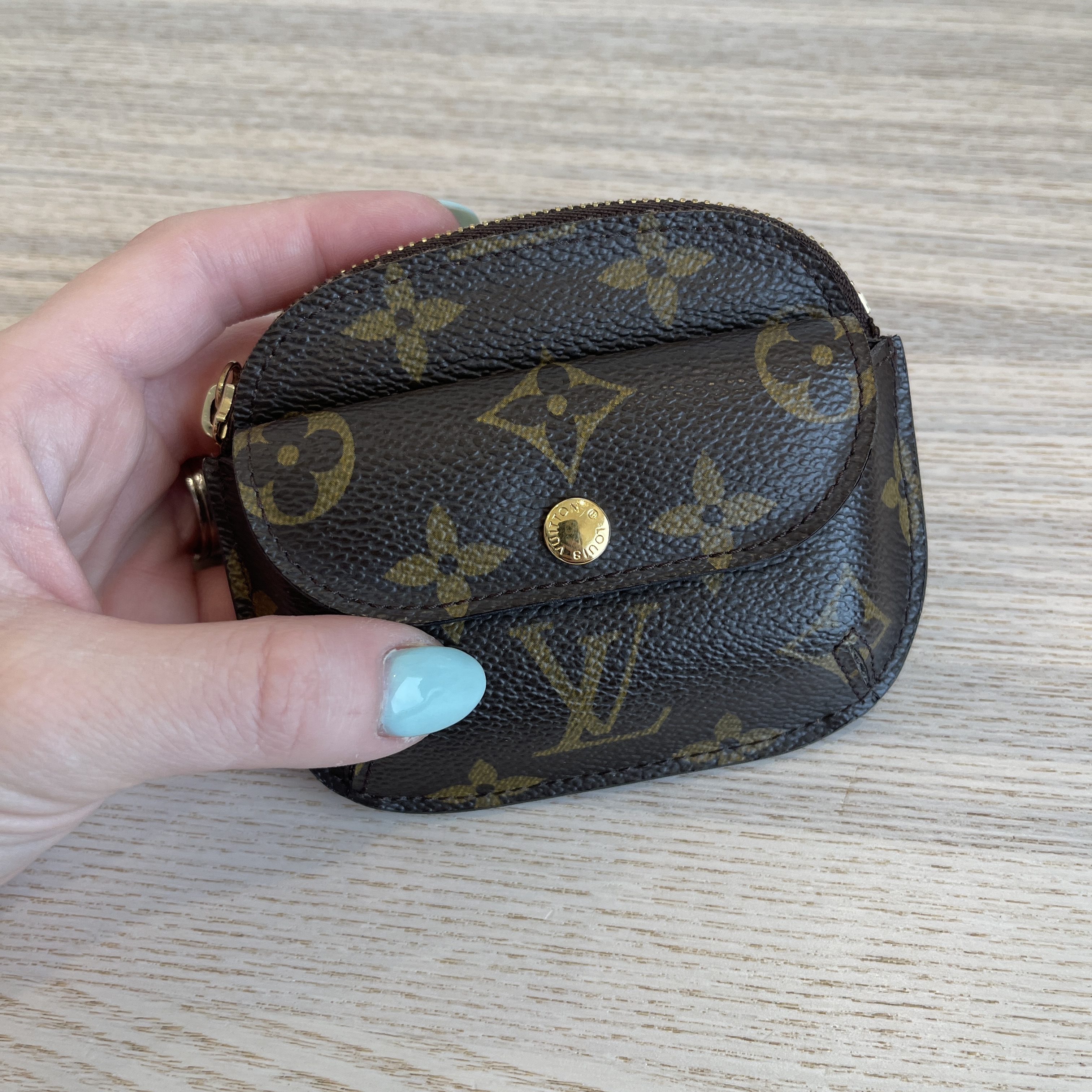 Louis vuitton shilling coin purse sale