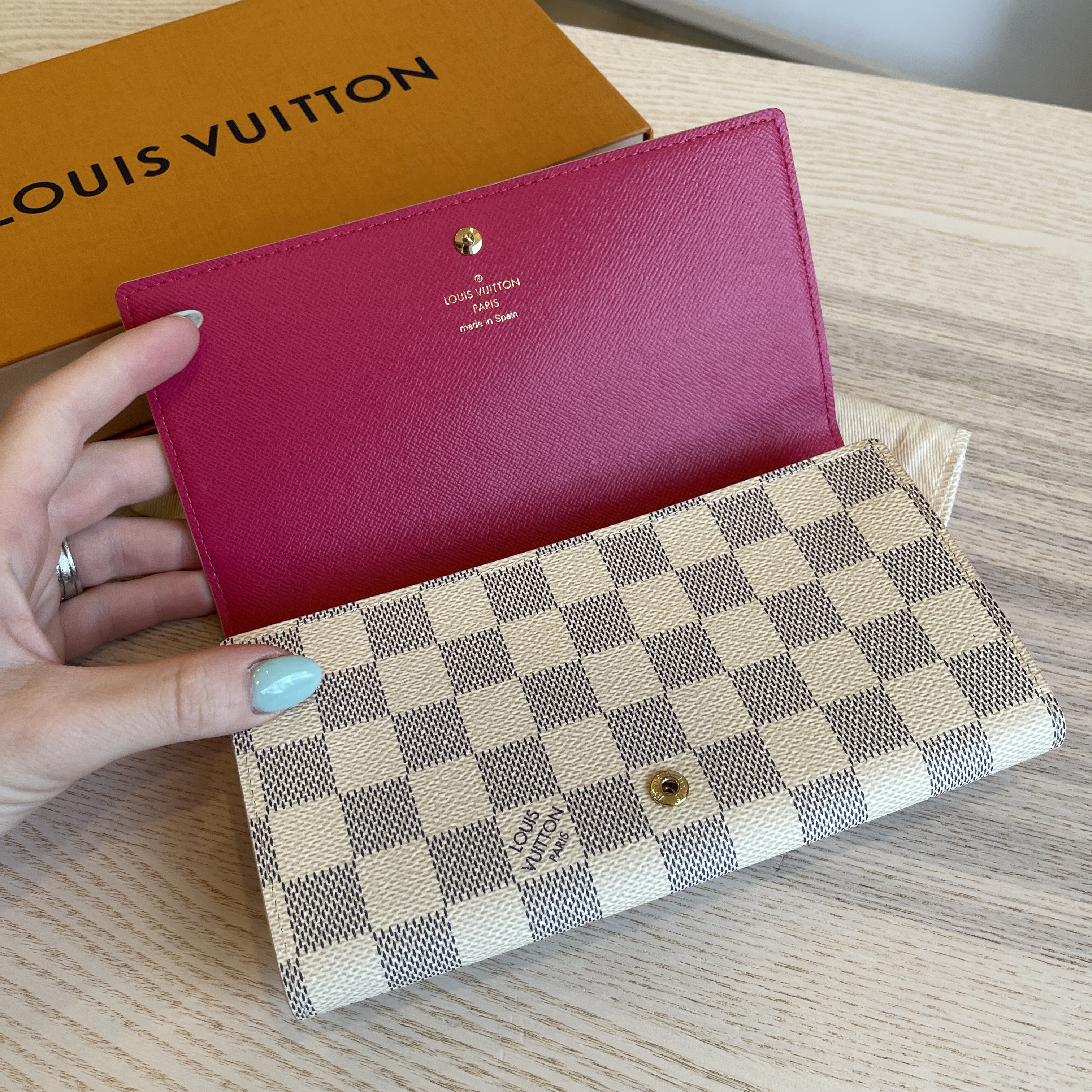 Louis Vuitton Damier Azur Sarah Wallet – AMUSED Co