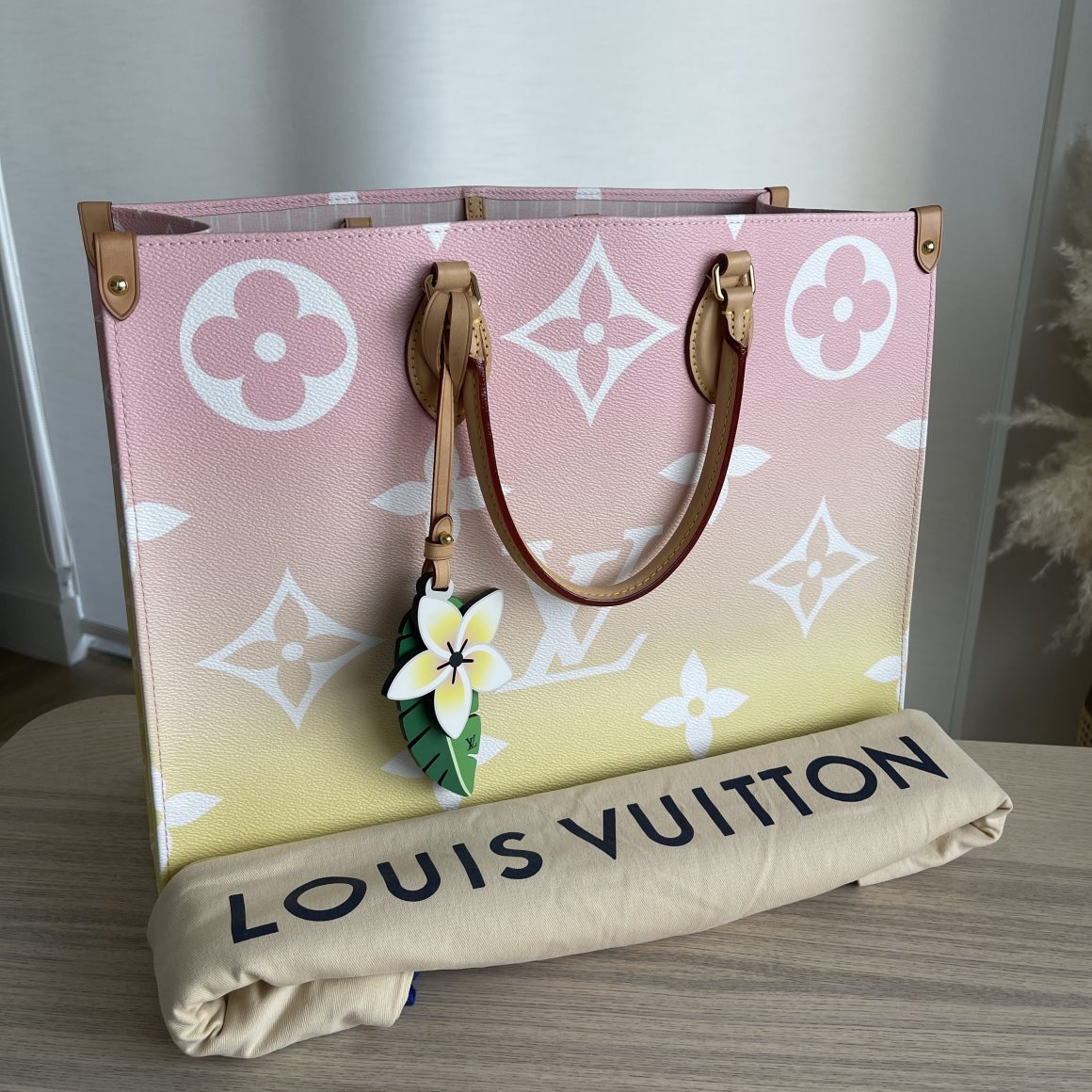 Louis Vuitton On the Go GM Pool, Pink/Yellow Ombre, New in Dustbag