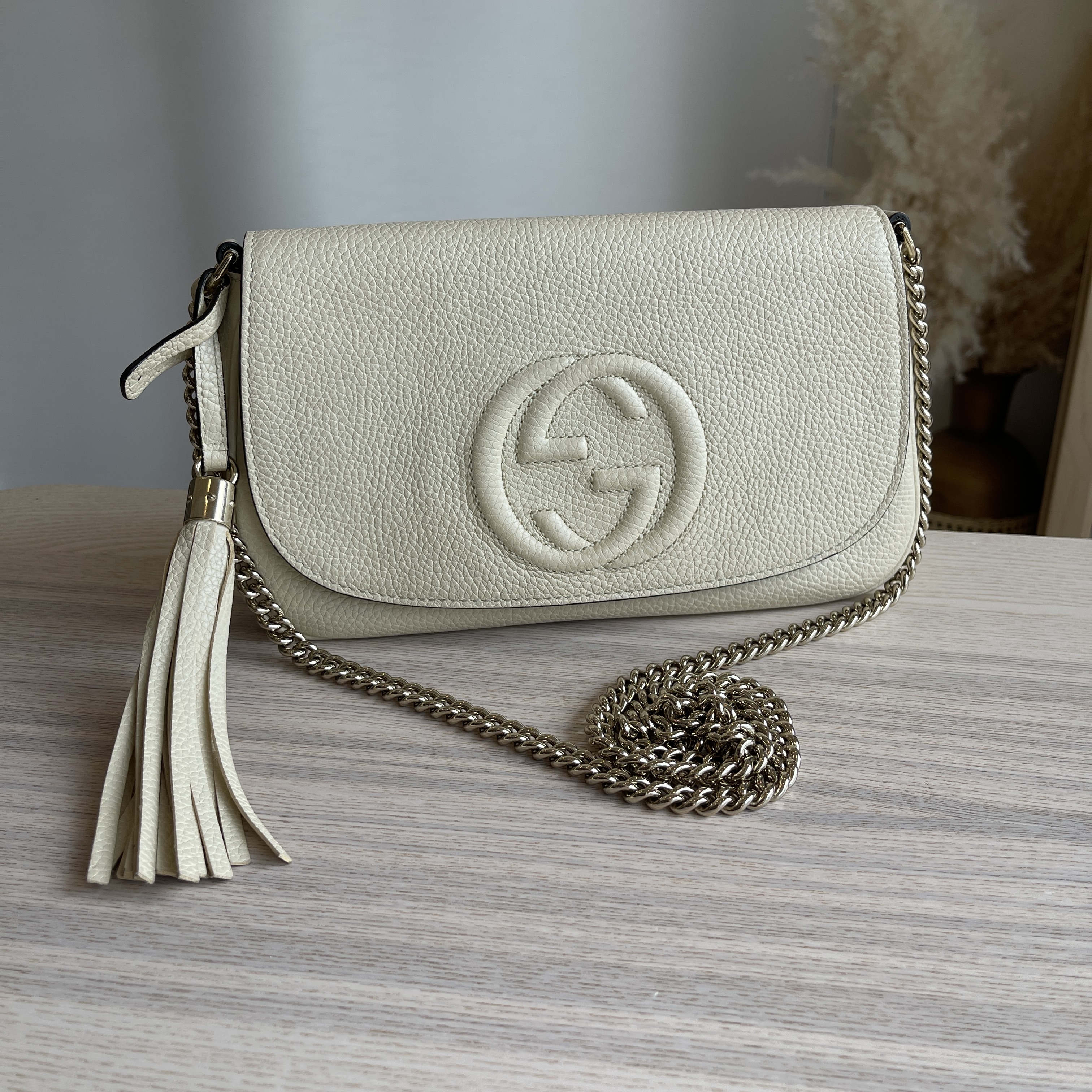 White gucci soho discount bag