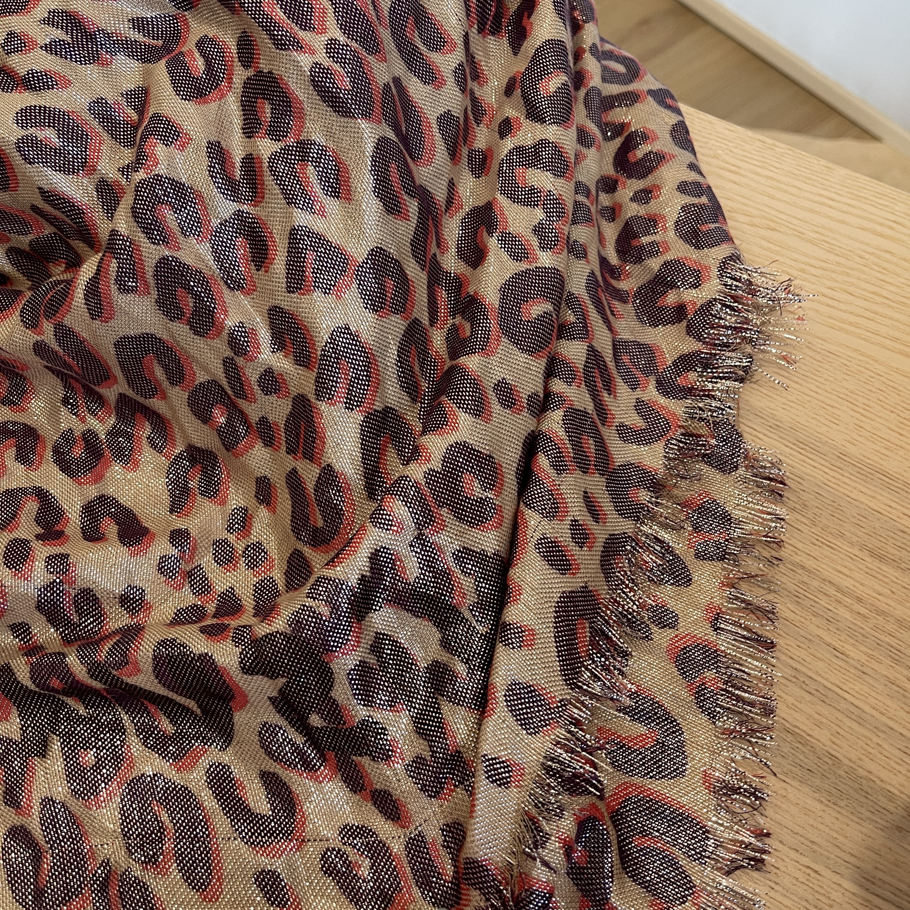 Luxury Exchange - Louis Vuitton leopard print stole 🐆🖤 In