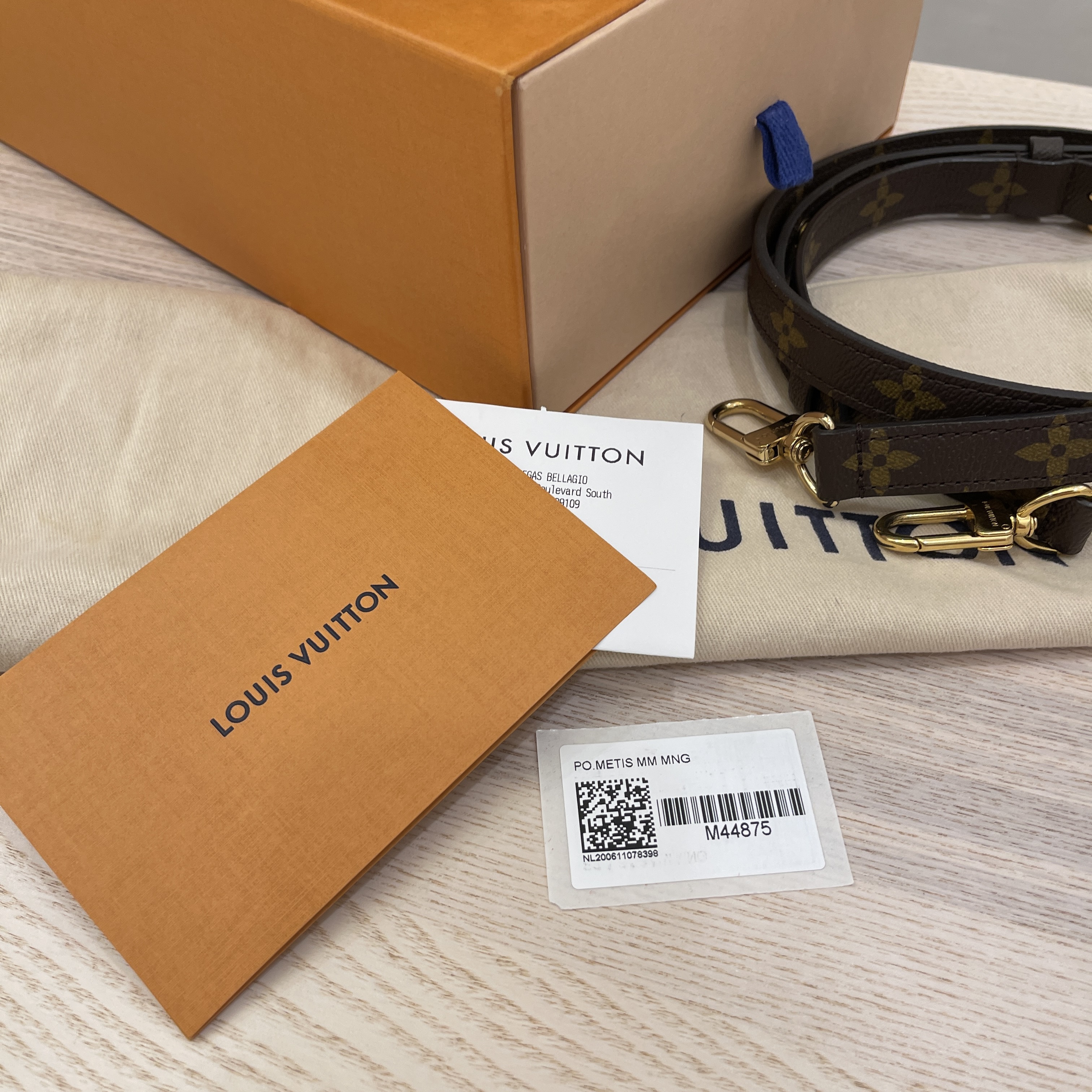 LOUIS VUITTON Monogram Pochette Metis 1227841