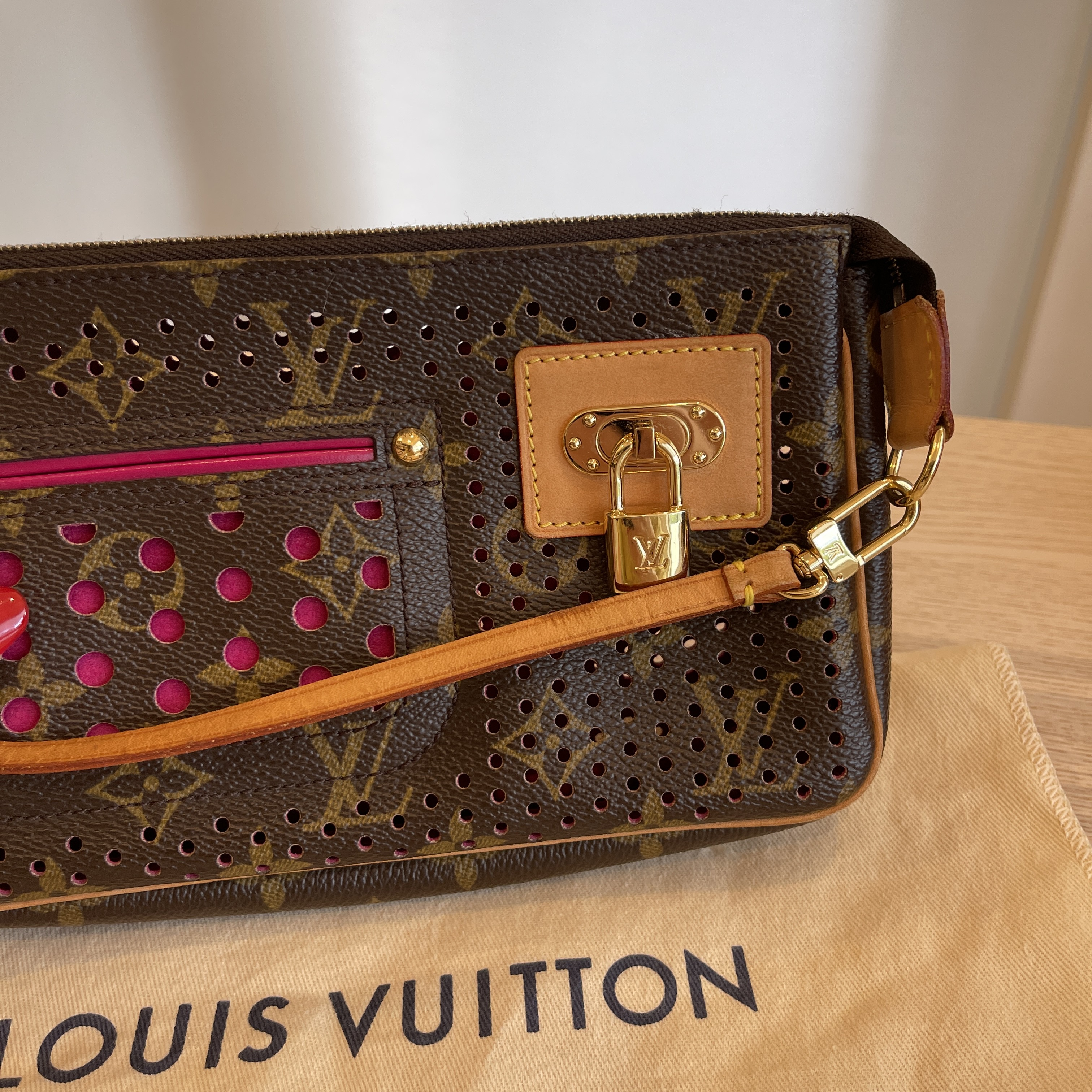 Review: LV Perforated Pink Pochette 