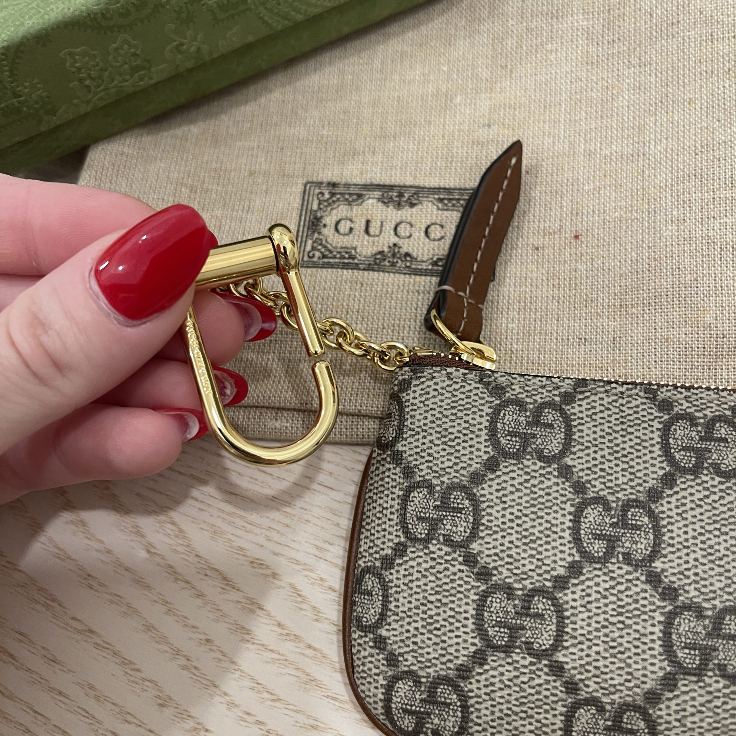 Gucci Gold GG Logo Leather hot Key Holder