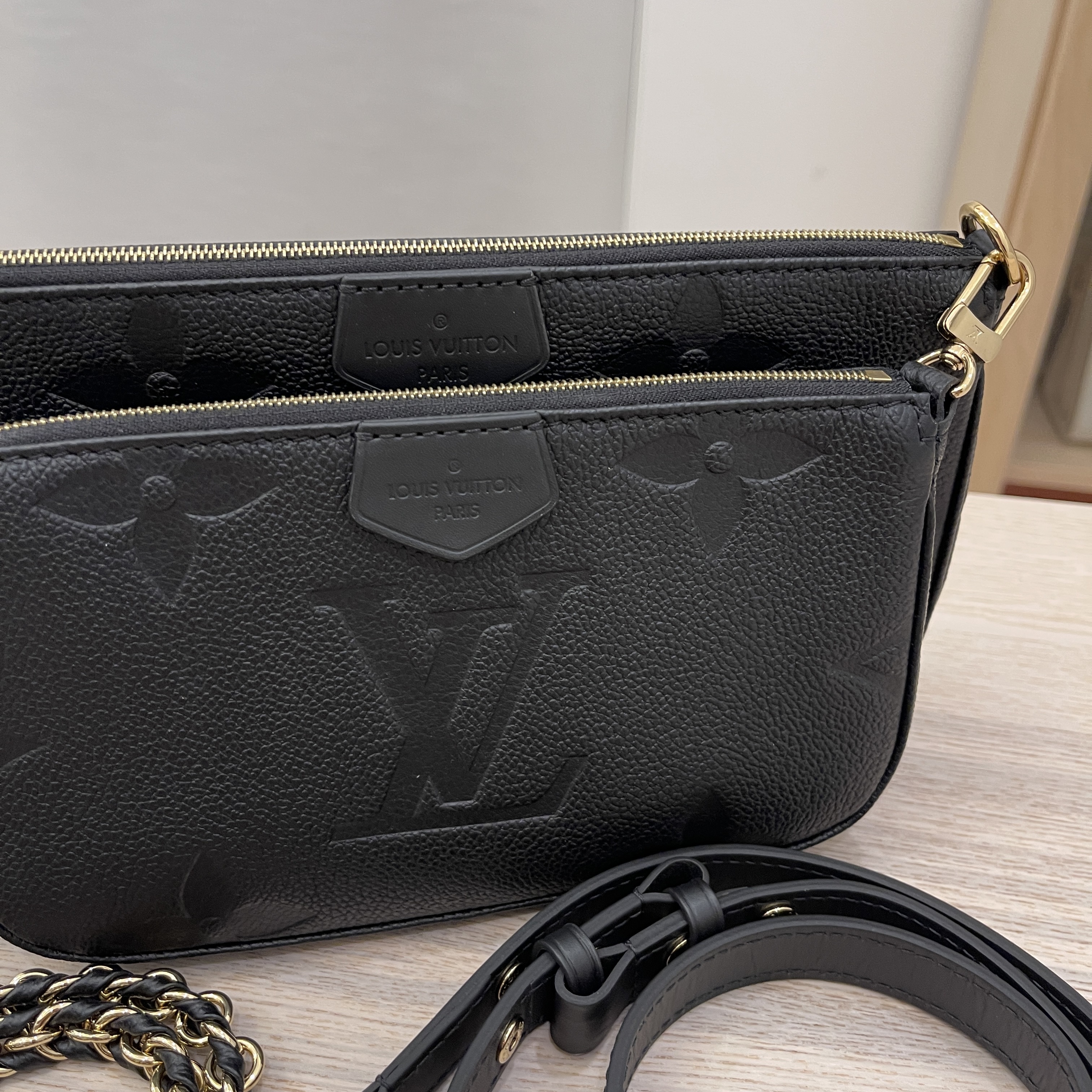 Louis Vuitton Multi Pochette Accessories Bag Black - NOBLEMARS