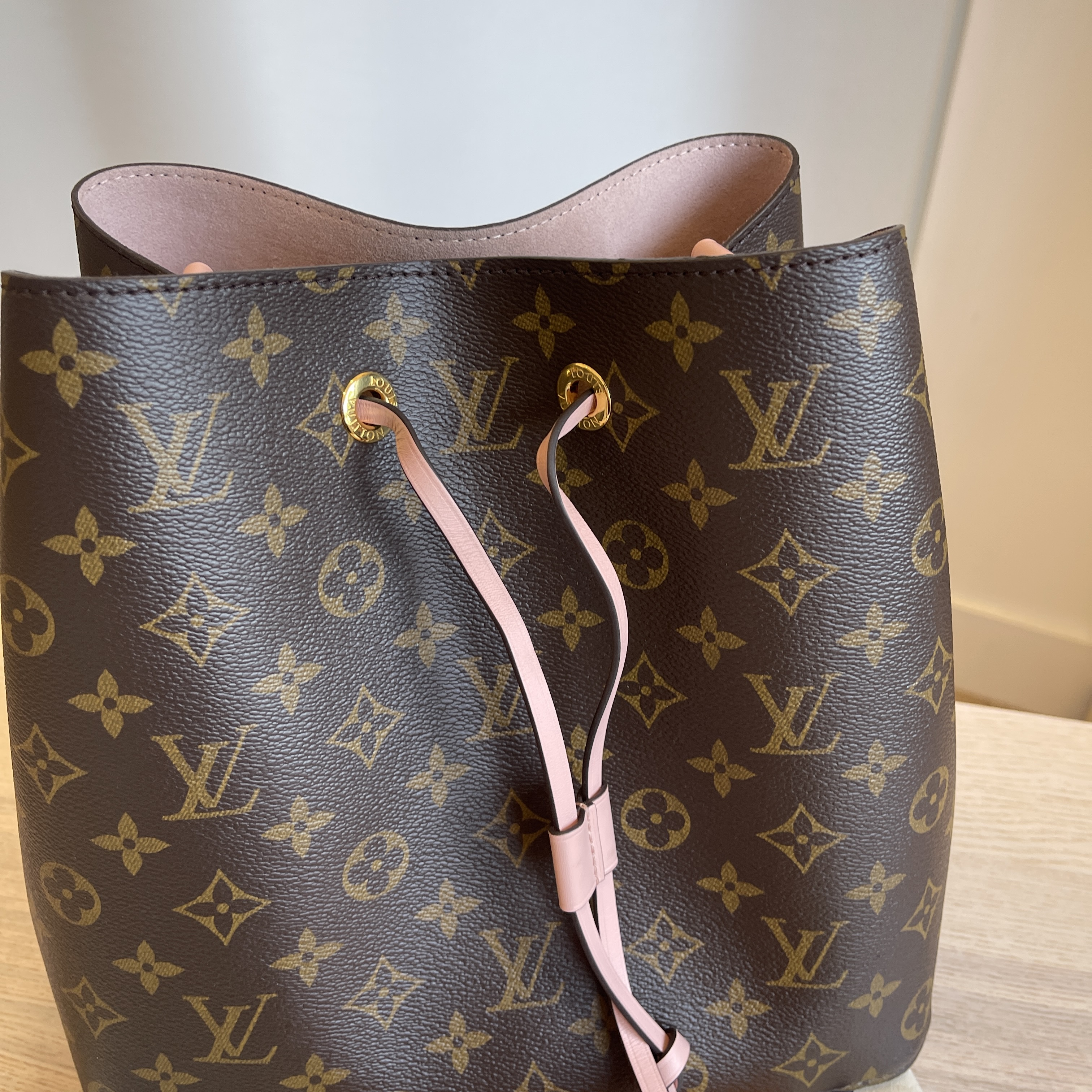 Brand new! NEONOE MONOGRAM/ROSE POUDRE Date code:TX5210 MSG ME FOR ALL THE  DETAILS. : r/Louisvuitton