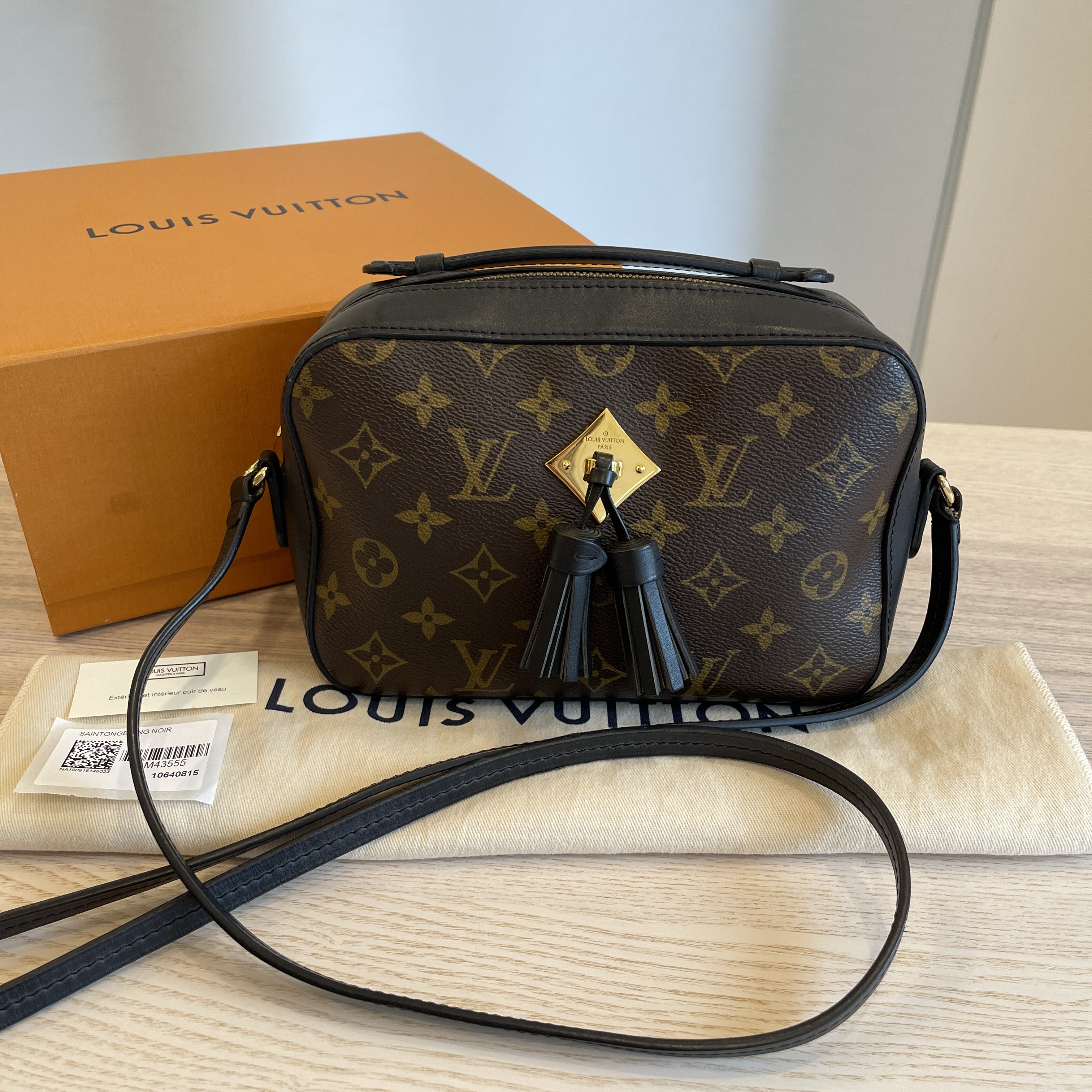 Buy Louis Vuitton Pre-loved LOUIS VUITTON Saintonge monogram Noir