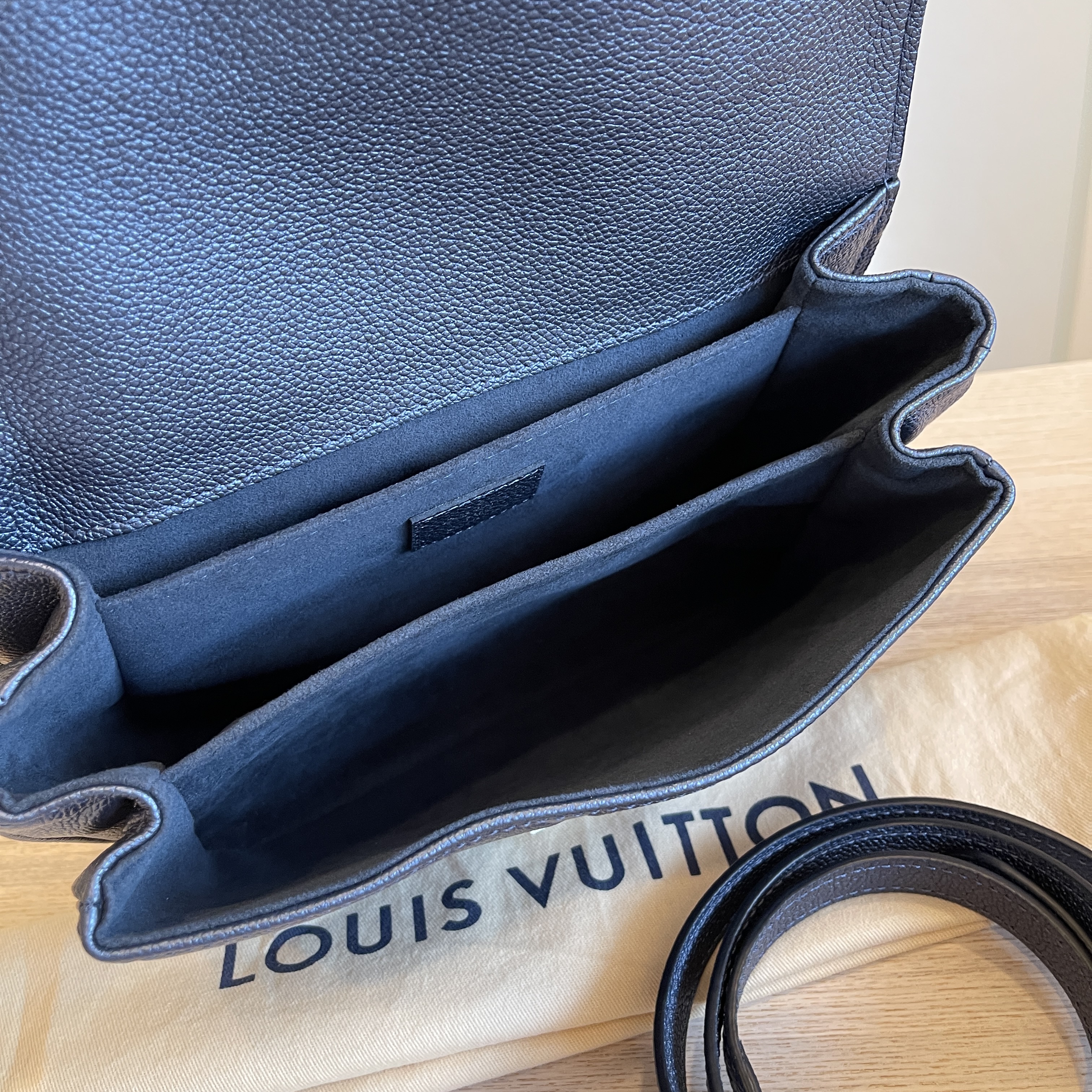 Louis Vuitton Pochette Métis Nacre Navy Blue Giant Monogram 