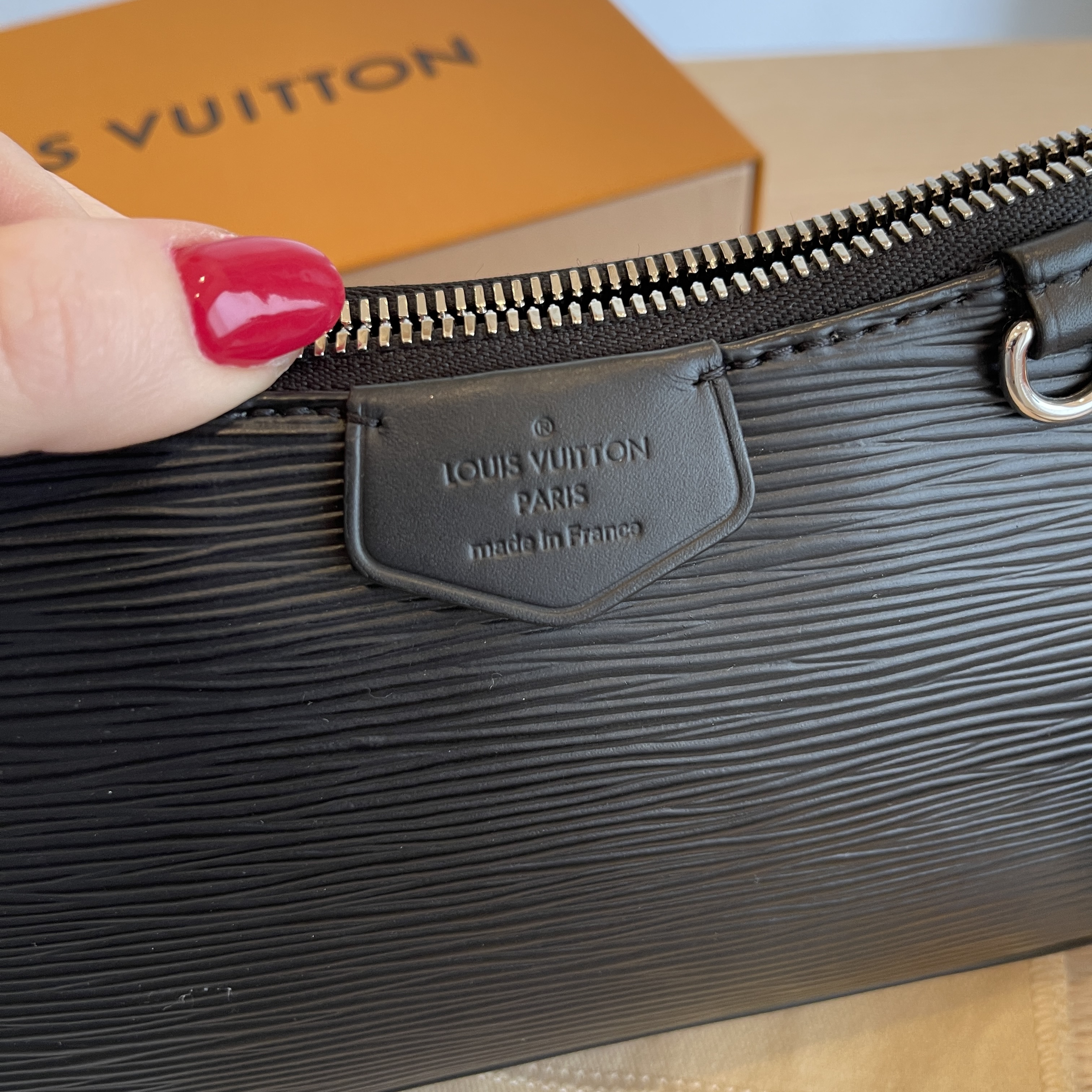 Louis Vuitton Epi Rouleau Bijoux Jewelry Pouch - Black Luggage and Travel,  Handbags - LOU813137