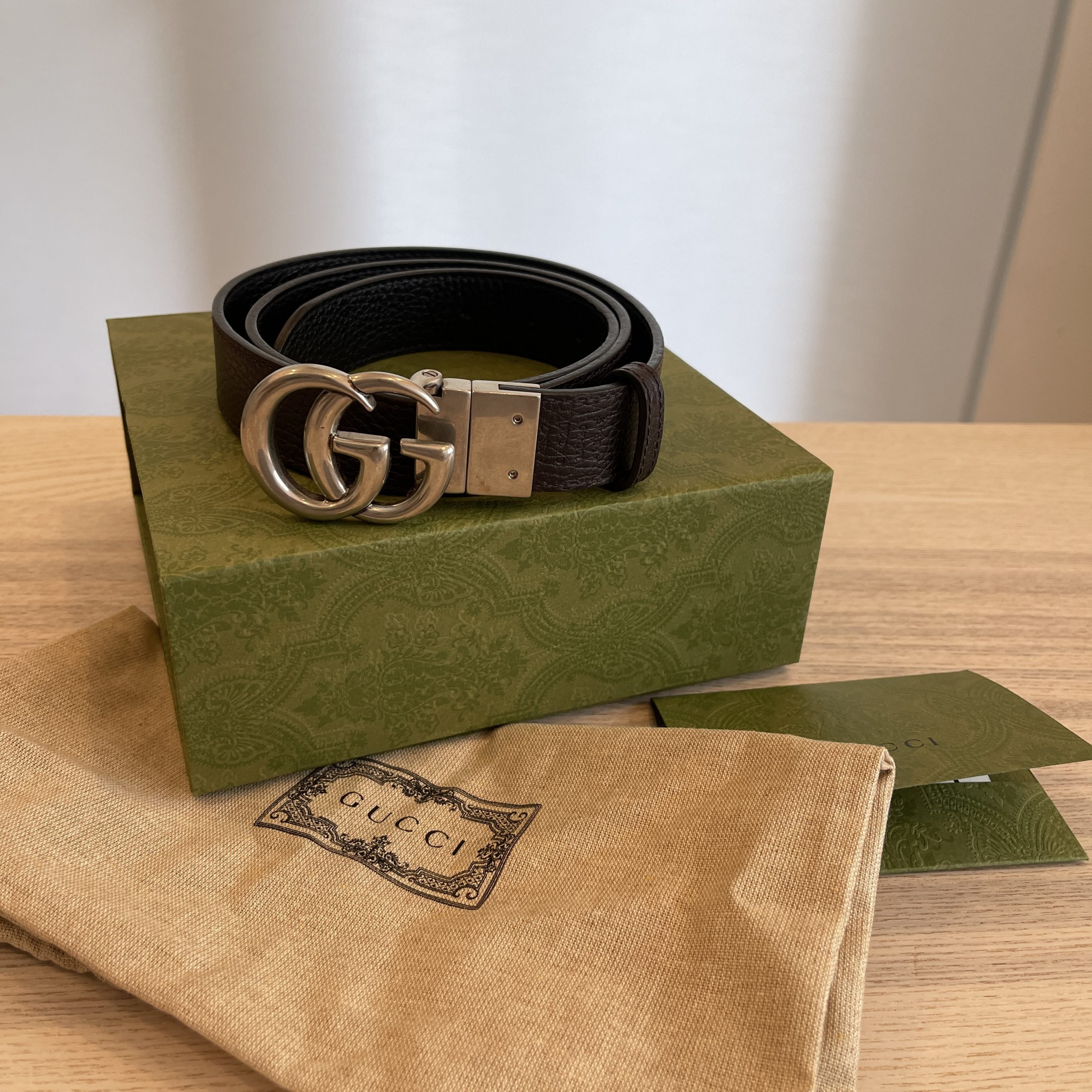 Gucci Mens Reversible Leather Belt with Double G Buckle Black Brown Size 100