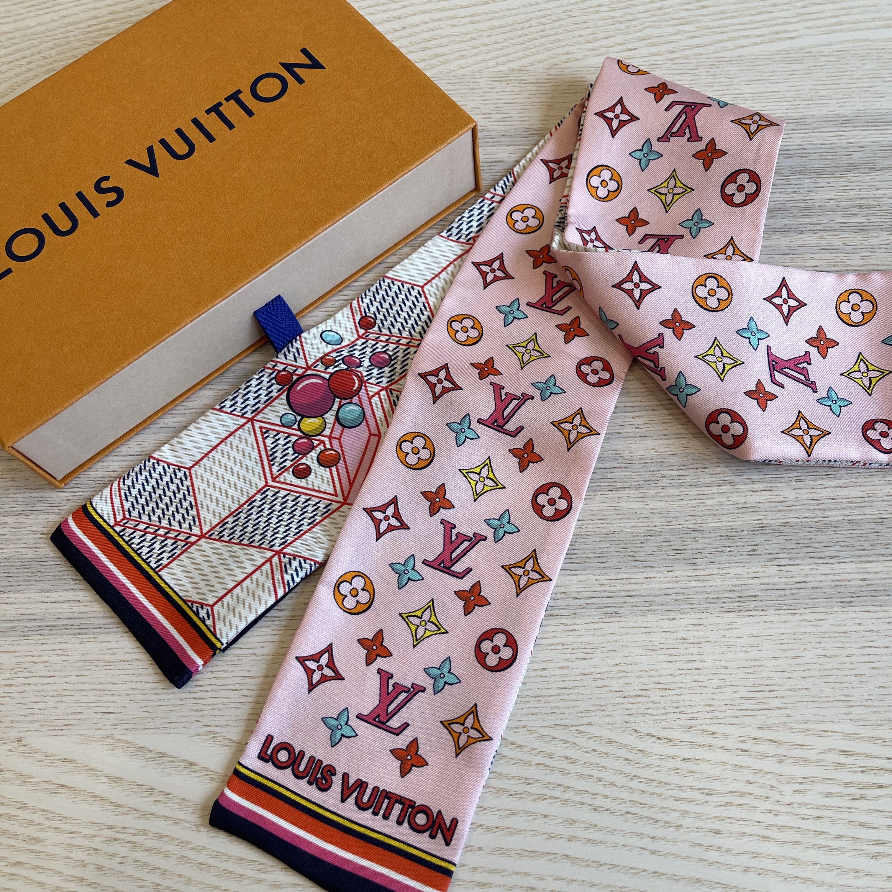 LOUIS VUITTON Bandeau Scarf Pink/Multicolor Silk100%– GALLERY RARE Global  Online Store